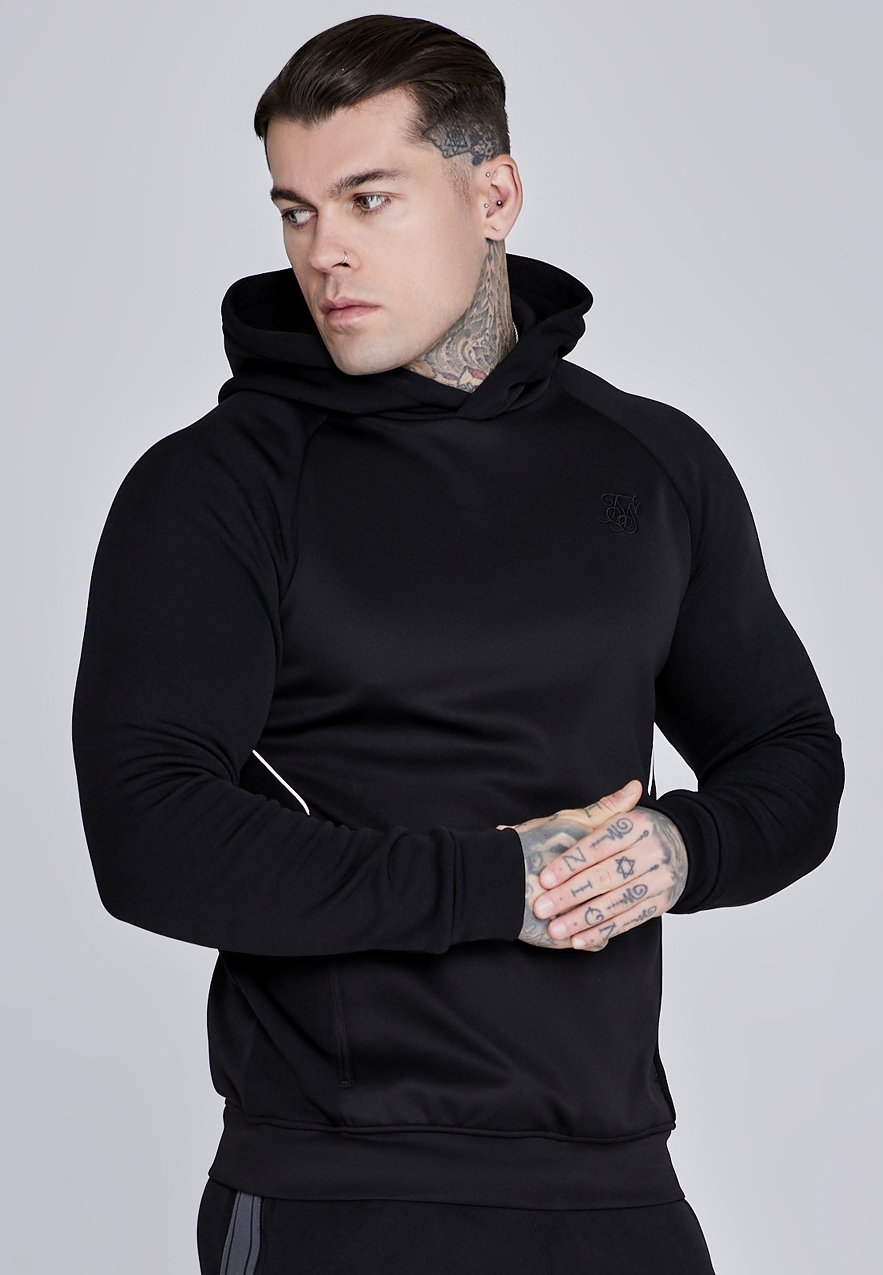Muscle Fit Hoodie in Black Kapuzenpullover SikSilk