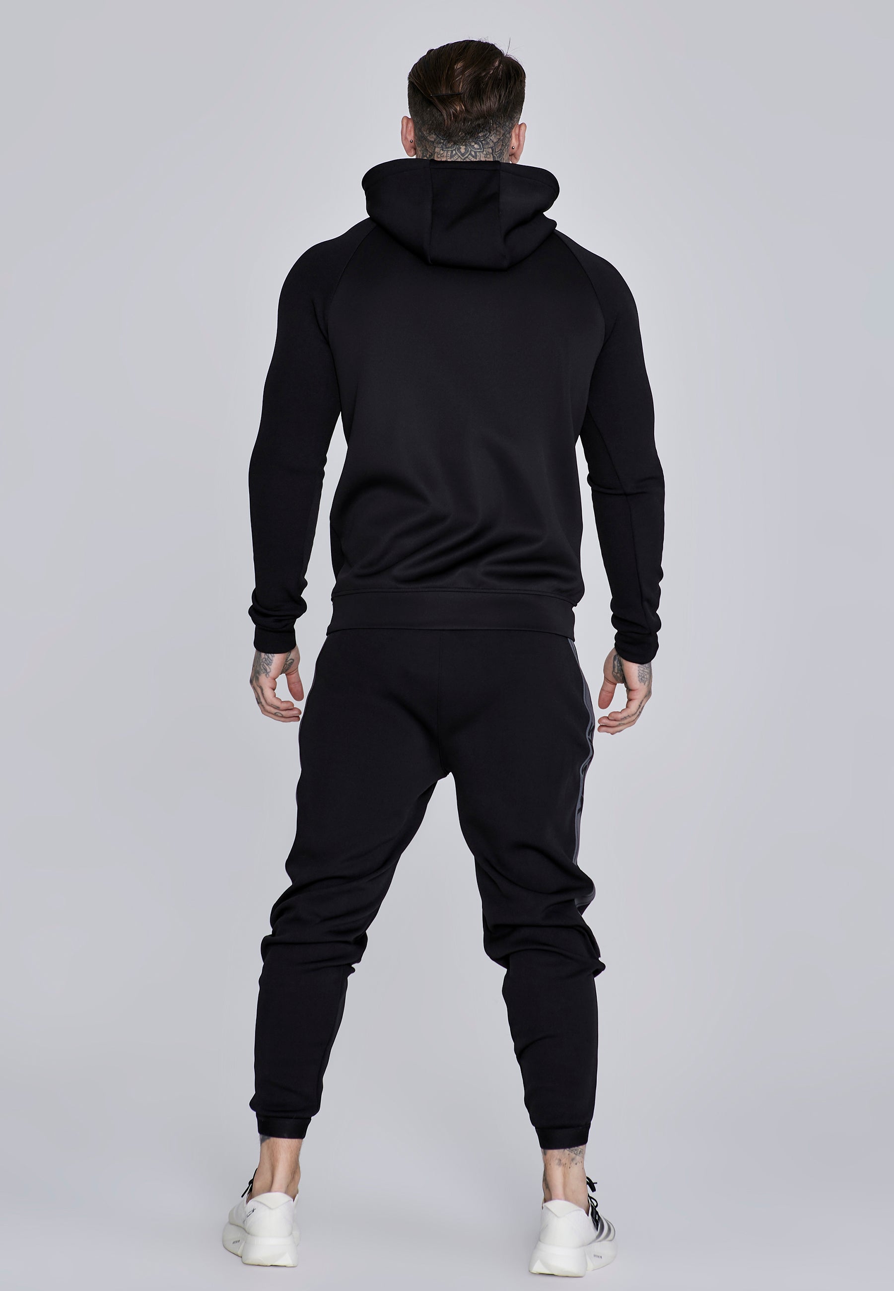 Muscle Fit Hoodie in Black Kapuzenpullover SikSilk