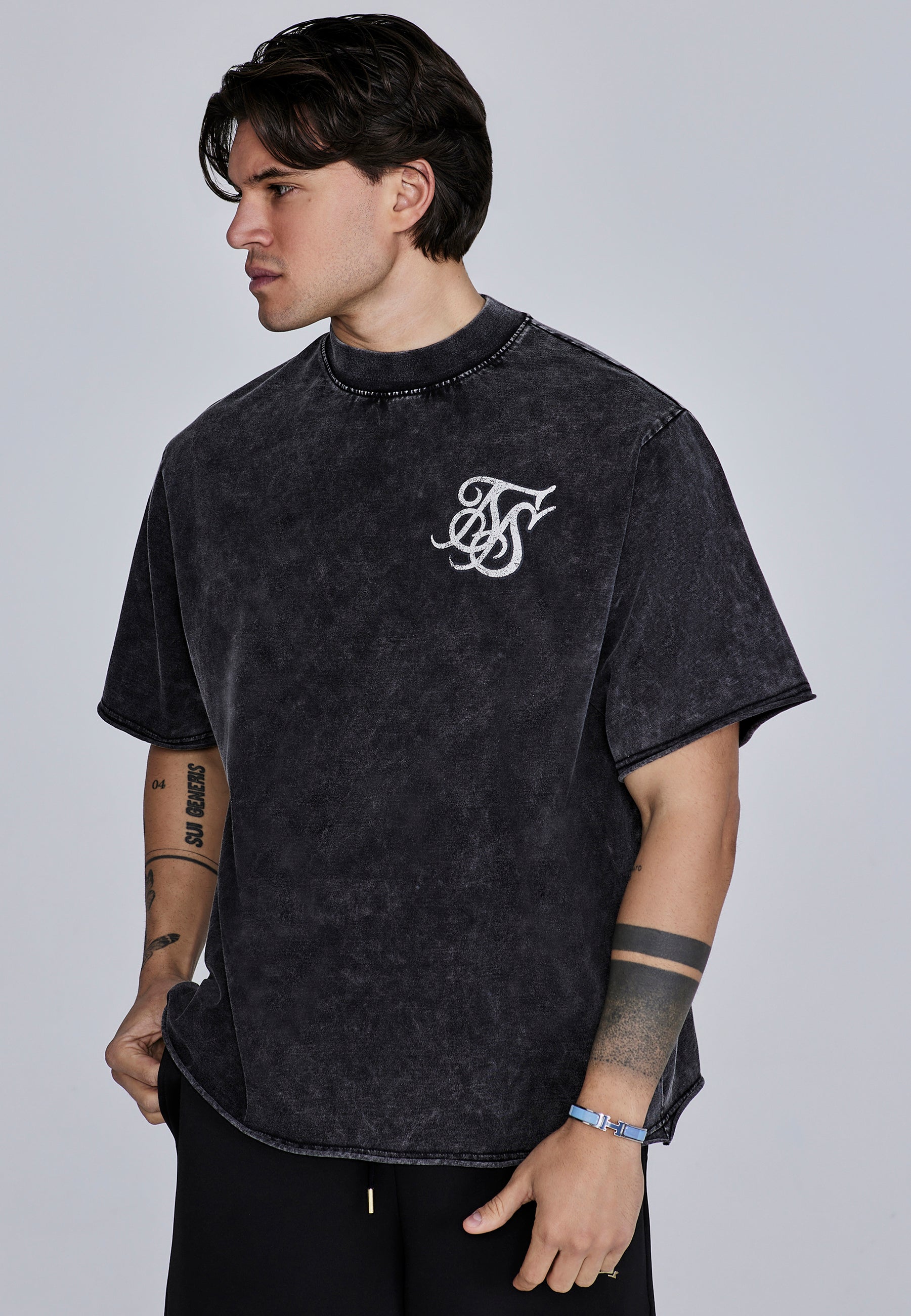 Oversized T-Shirt in Black T-Shirts SikSilk