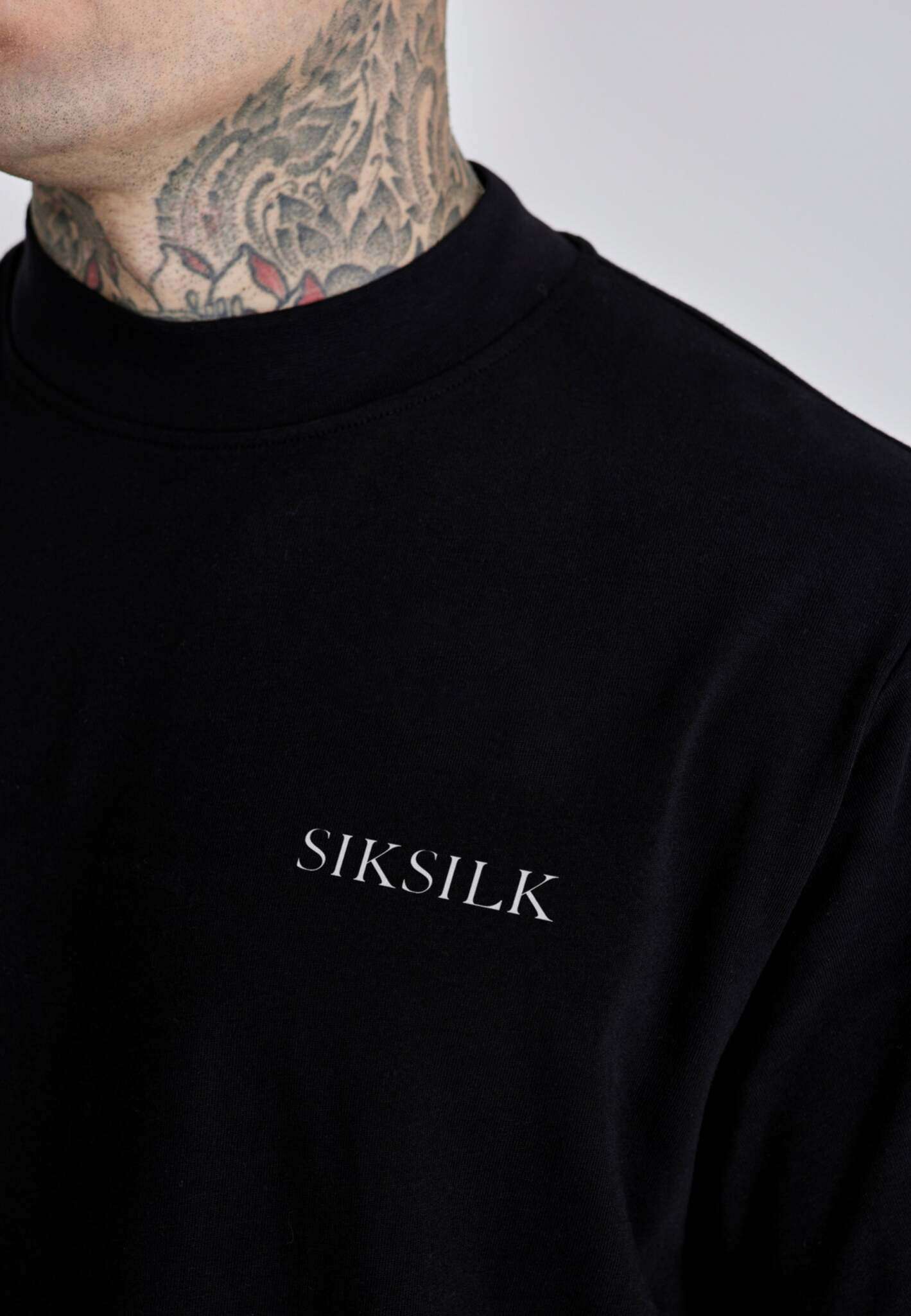Graphic T-Shirt in Black T-Shirts SikSilk