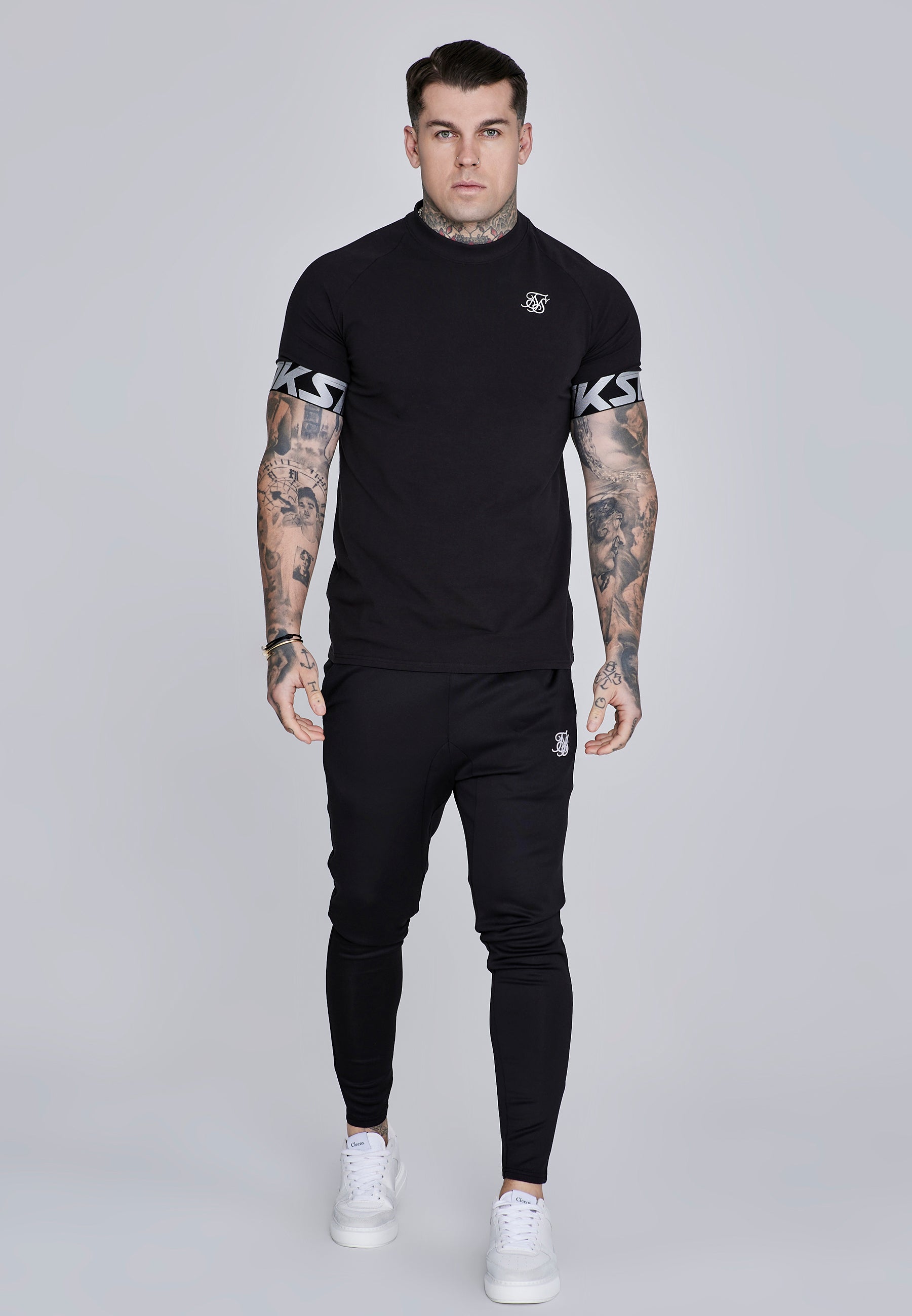 Essentials Poly Joggers in Black Hosen SikSilk