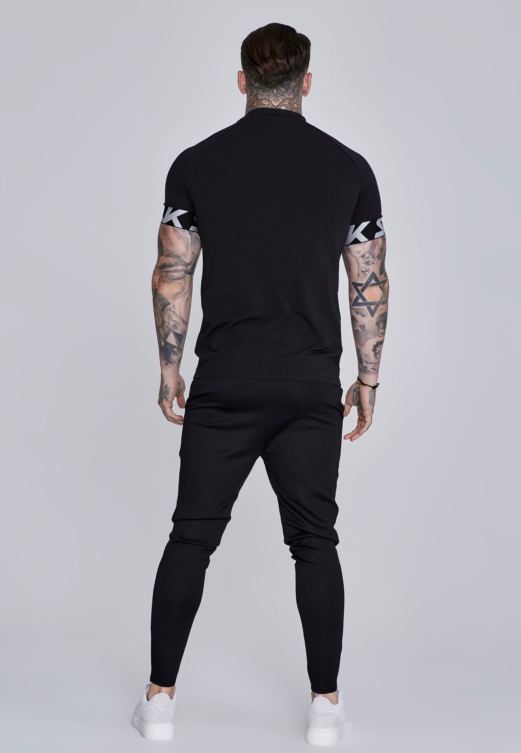 Essentials Poly Joggers in Black Hosen SikSilk