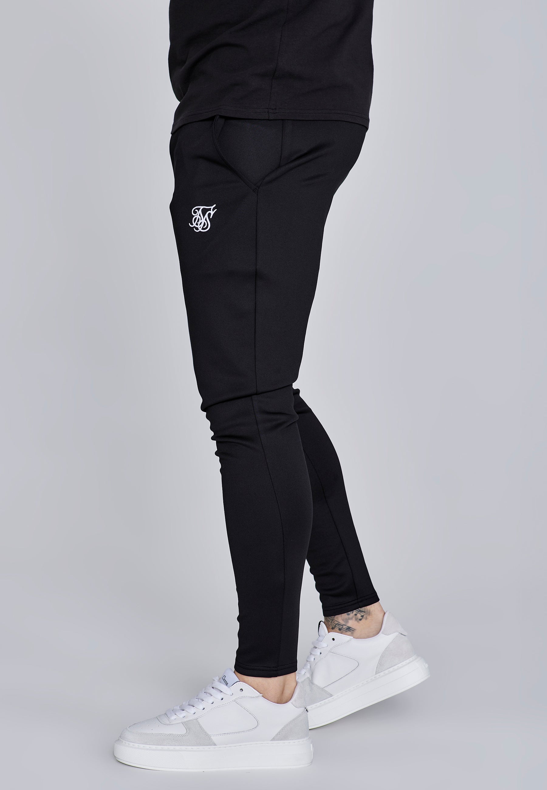 Essentials Poly Joggers in Black Hosen SikSilk