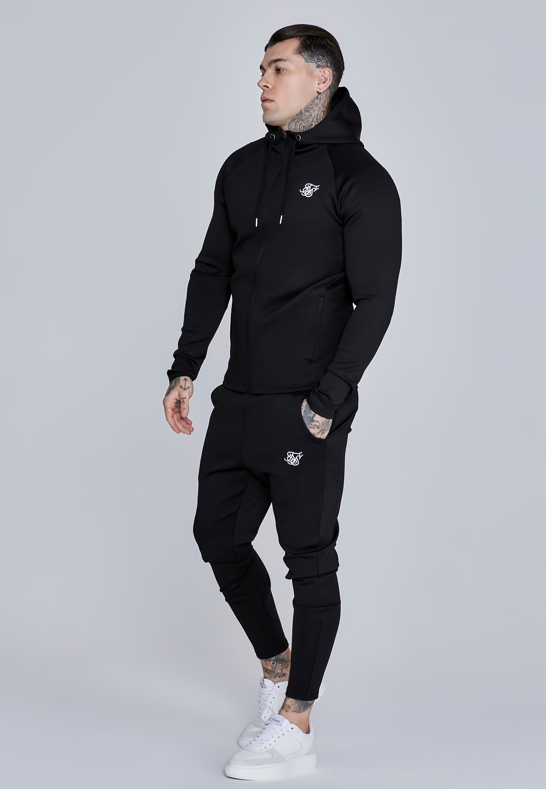 Essentials Poly FullZip Hoodie in Black Sweatjacken SikSilk