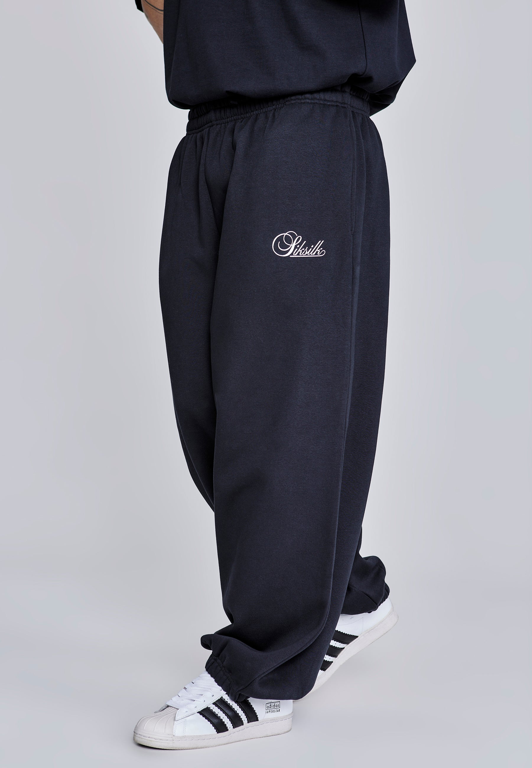 Essentials Joggers in Black Hosen SikSilk