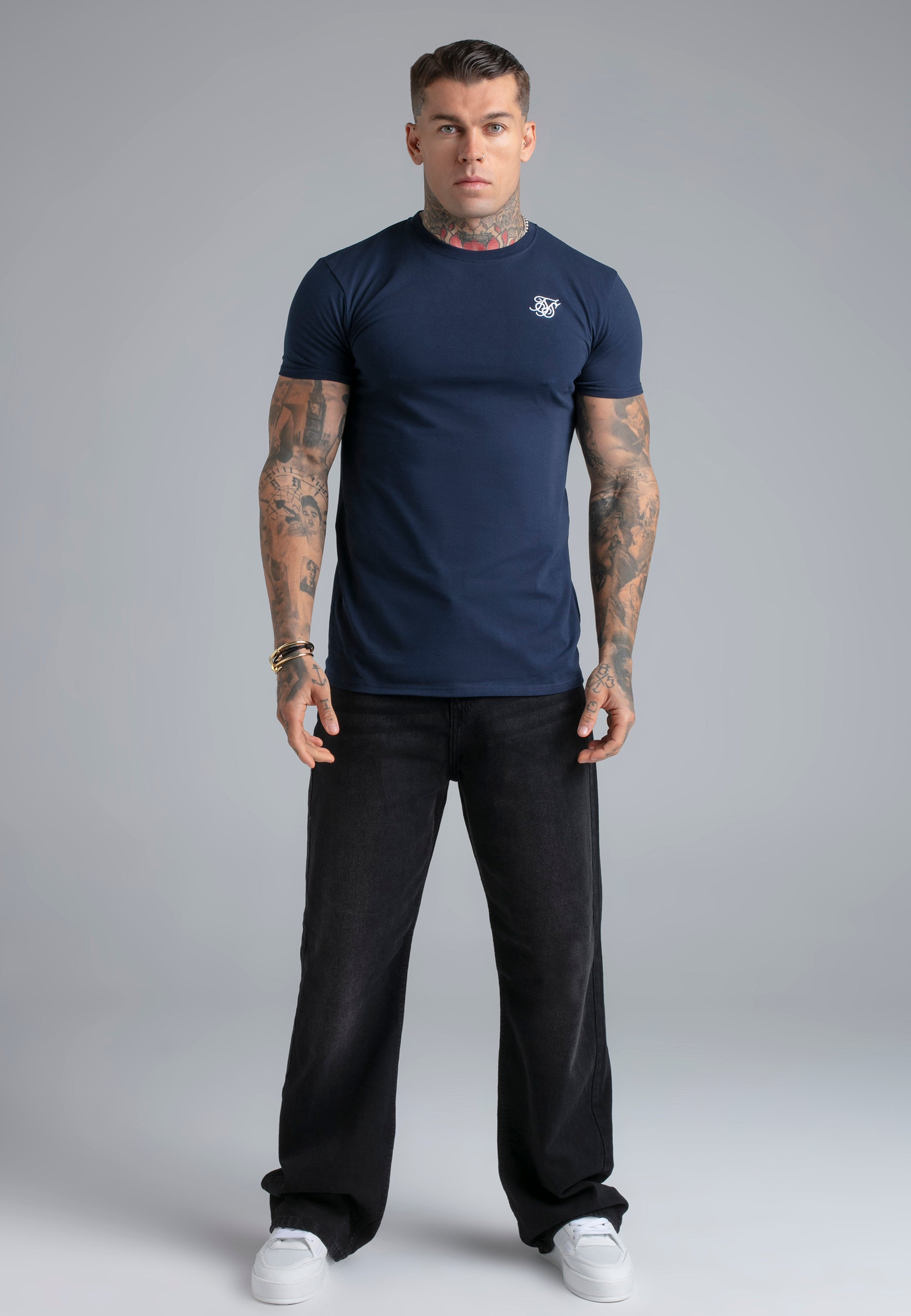 Essentials T-Shirt in Navy T-Shirts SikSilk