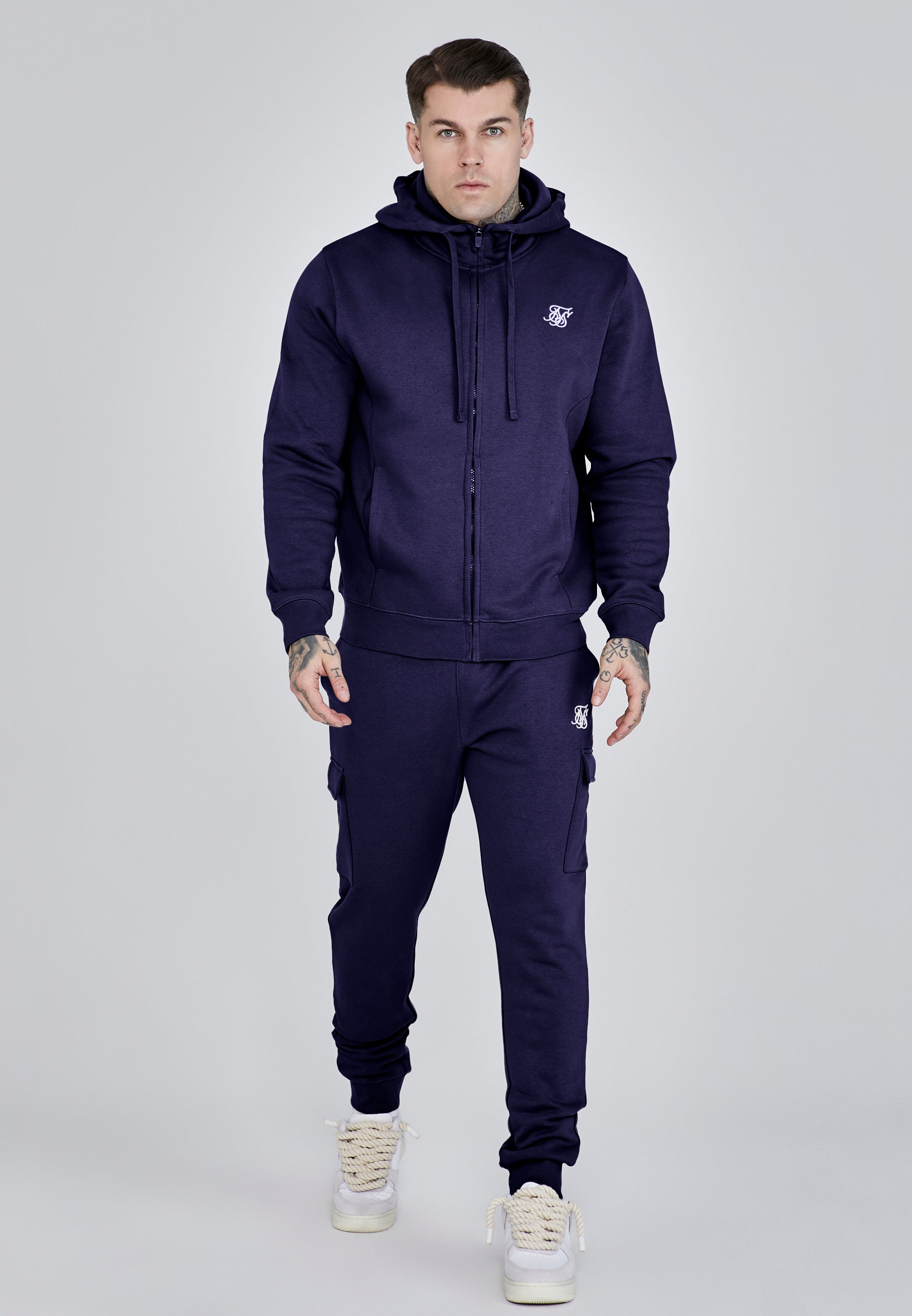 Essentials Cargo Joggers in Navy Hosen SikSilk