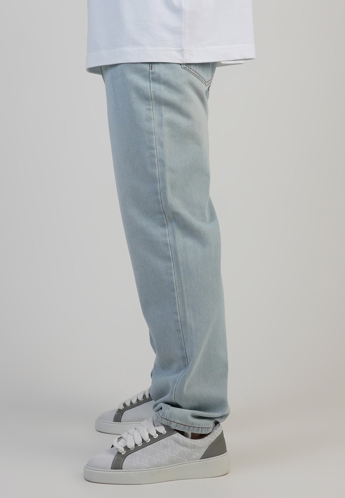 Jeans Straight Fit in Washed Light Blue Jeans SikSilk