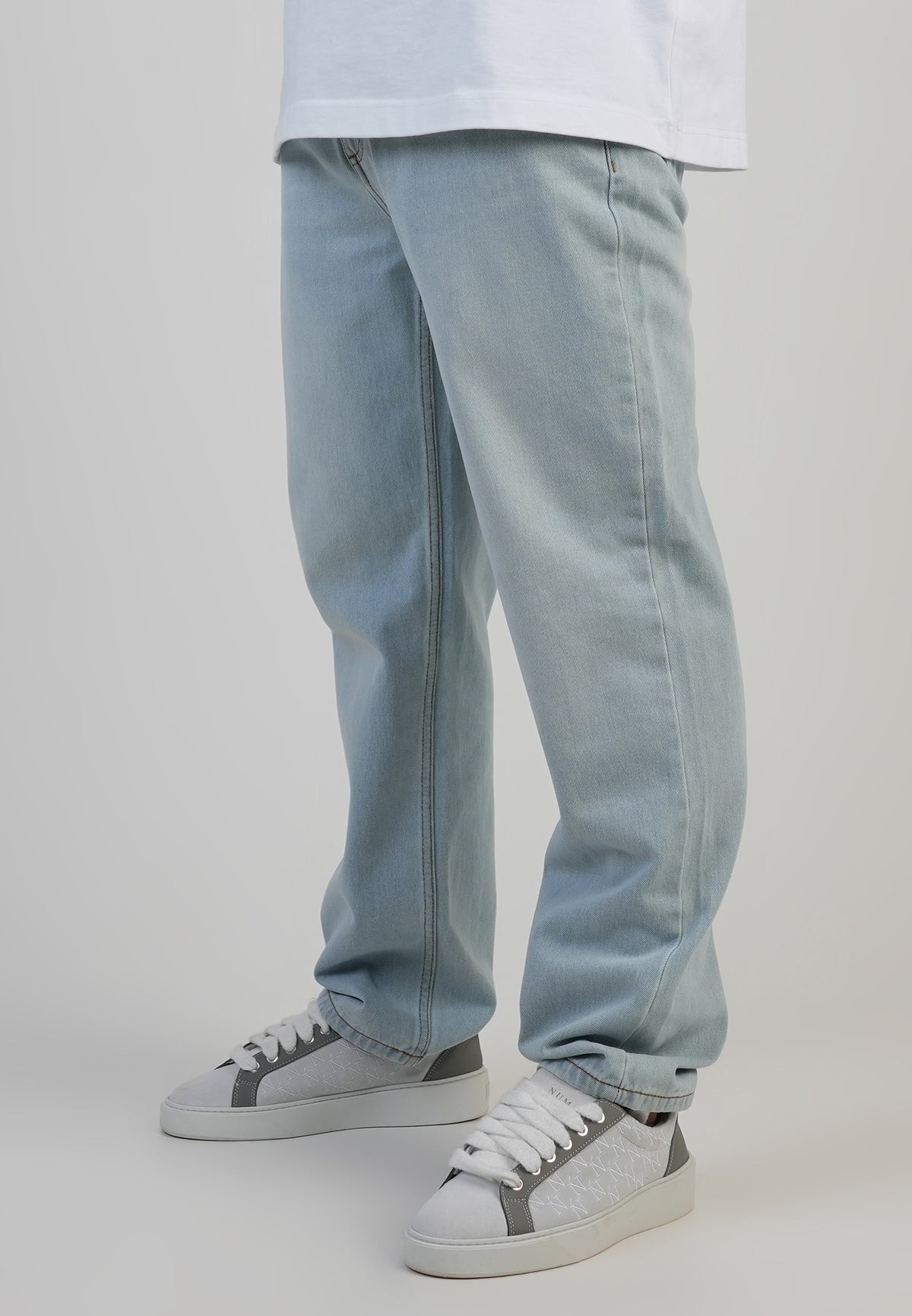 Jeans Straight Fit in Washed Light Blue Jeans SikSilk