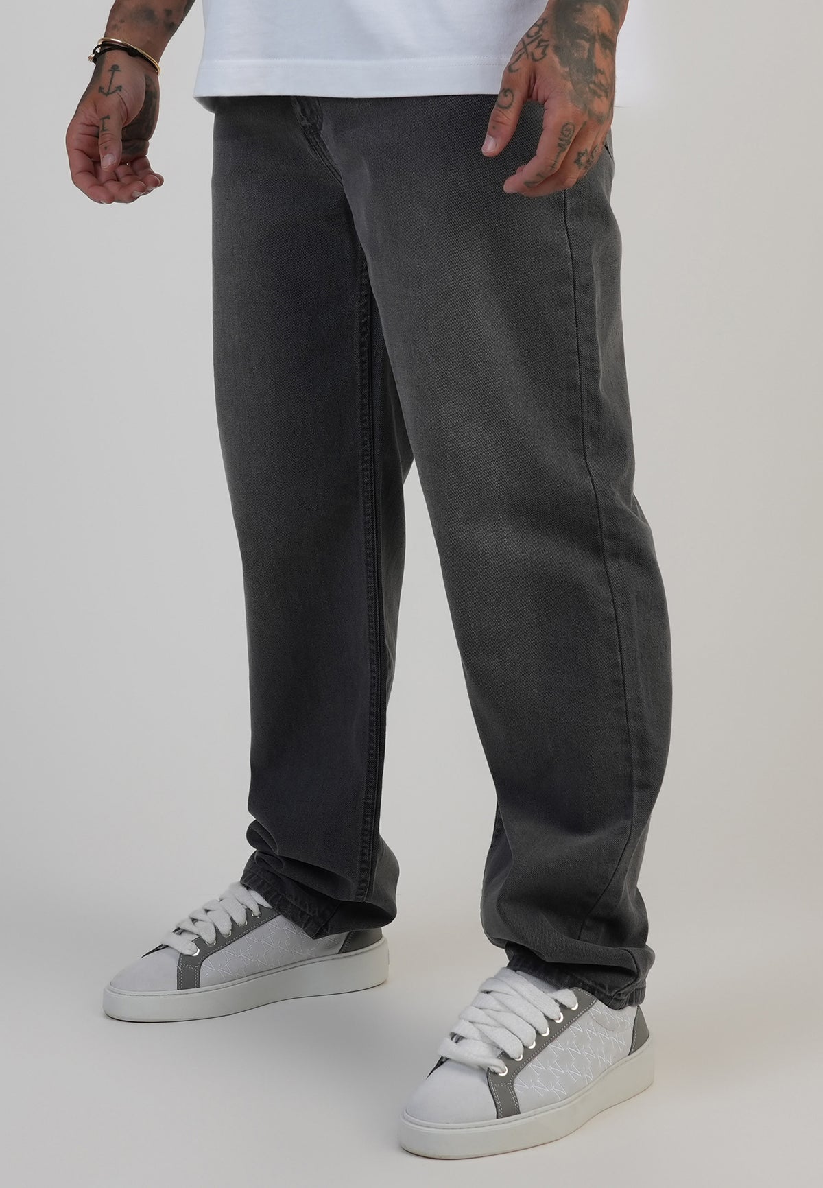 Jeans Straight Fit in Washed Mid Grey Jeans SikSilk