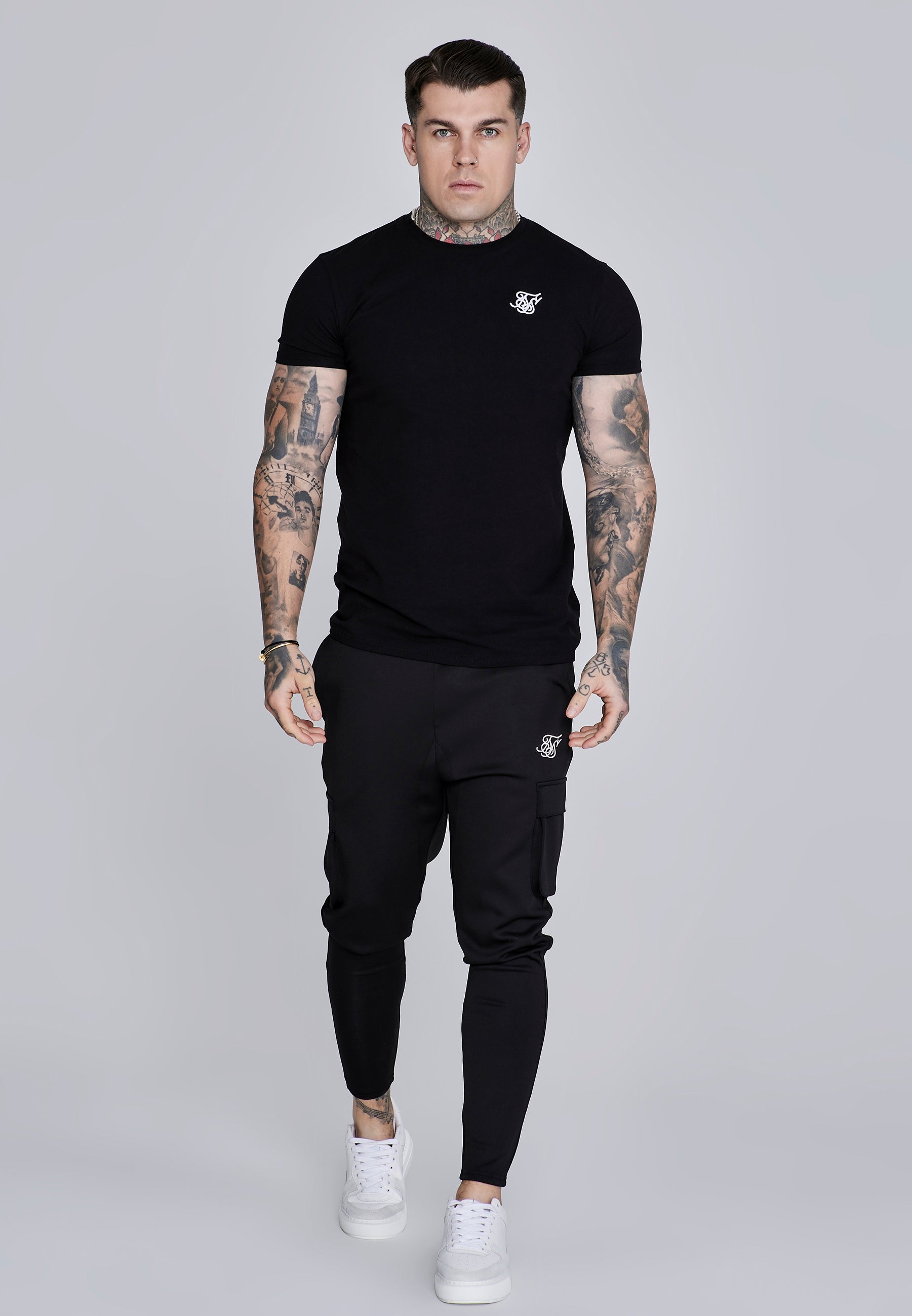 Essentials Poly Cargos in Black Hosen SikSilk