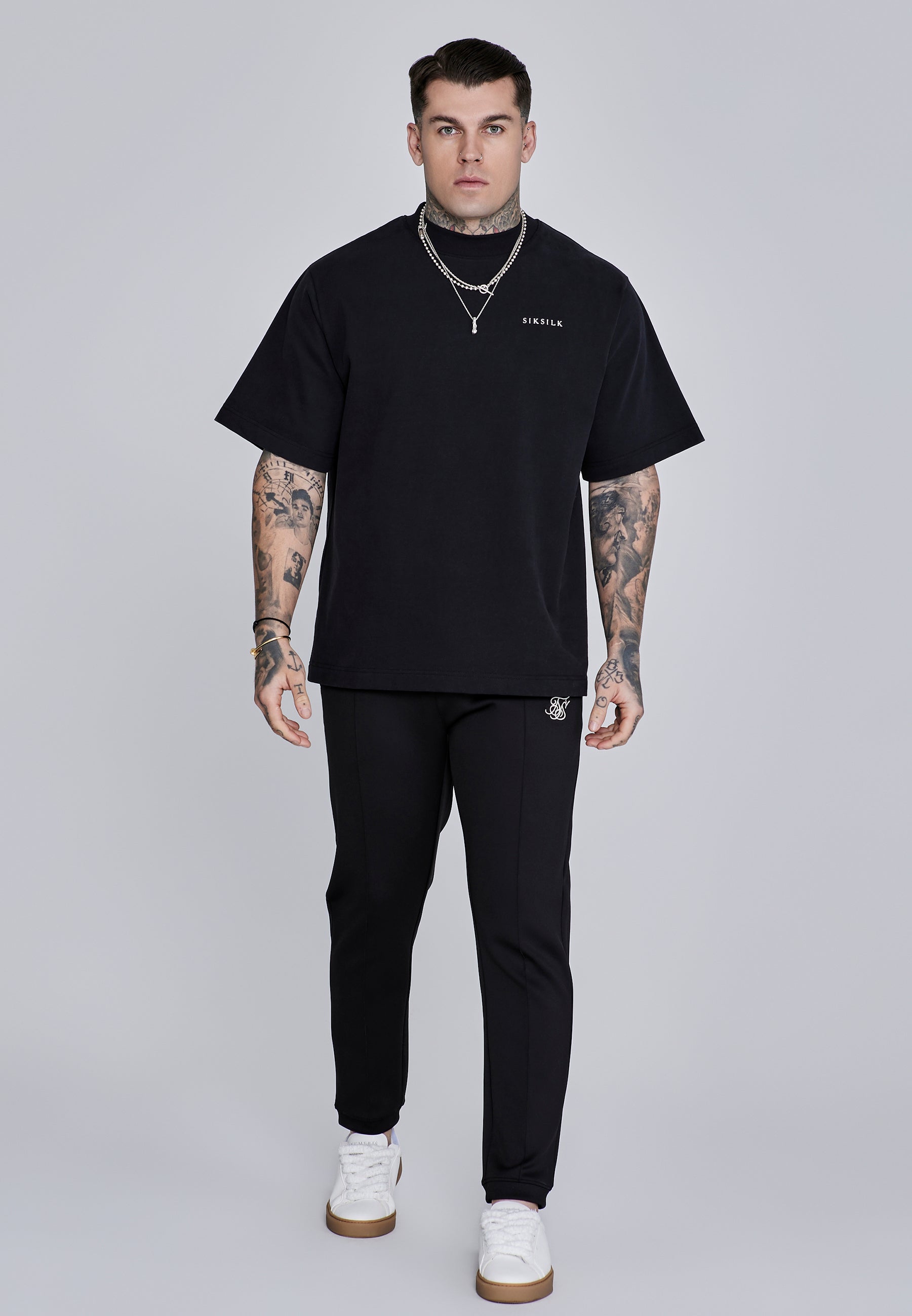 Essentials Pleated Pants in Black Hosen SikSilk