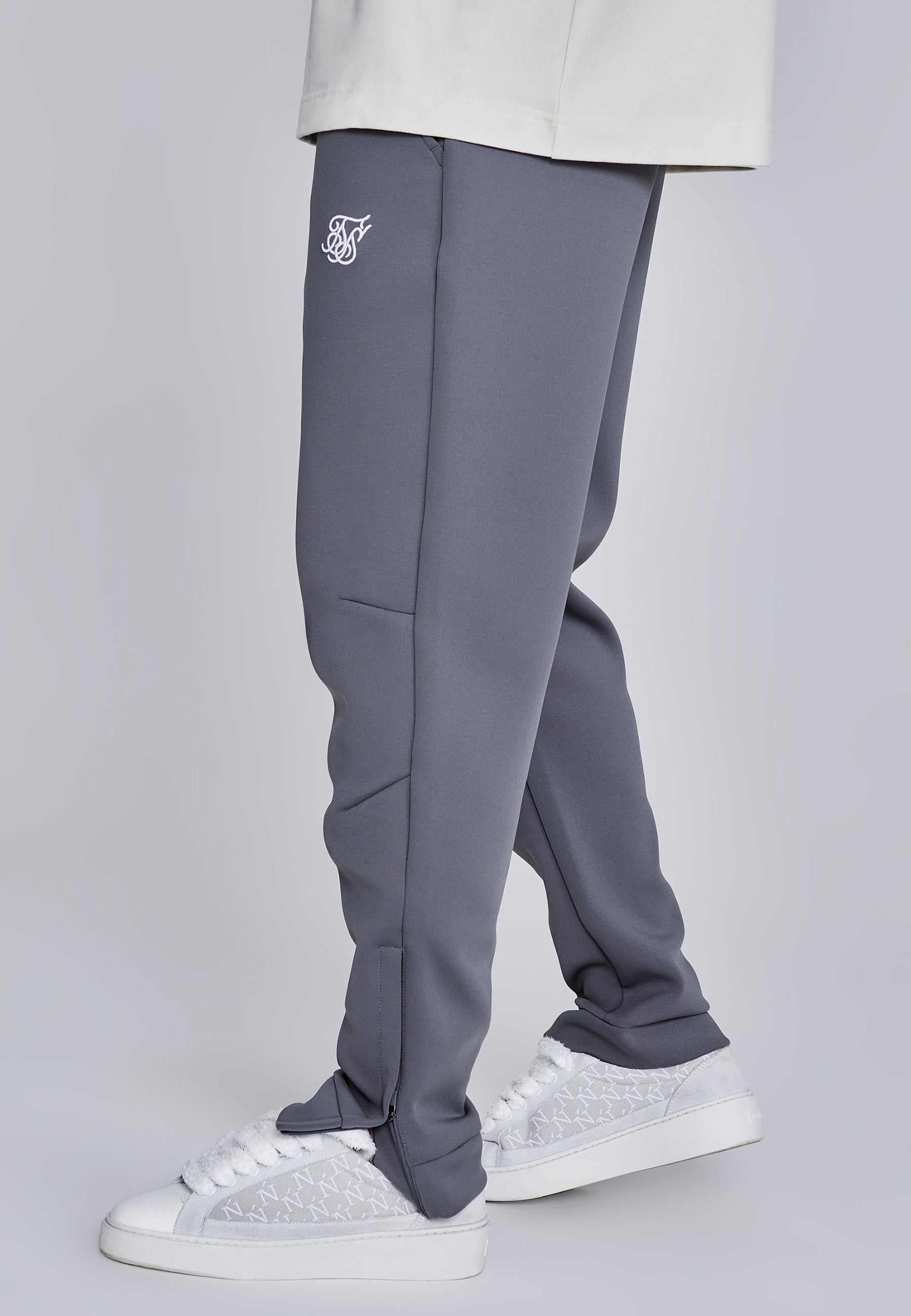 Essentials Poly Joggers in Dark Grey Hosen SikSilk
