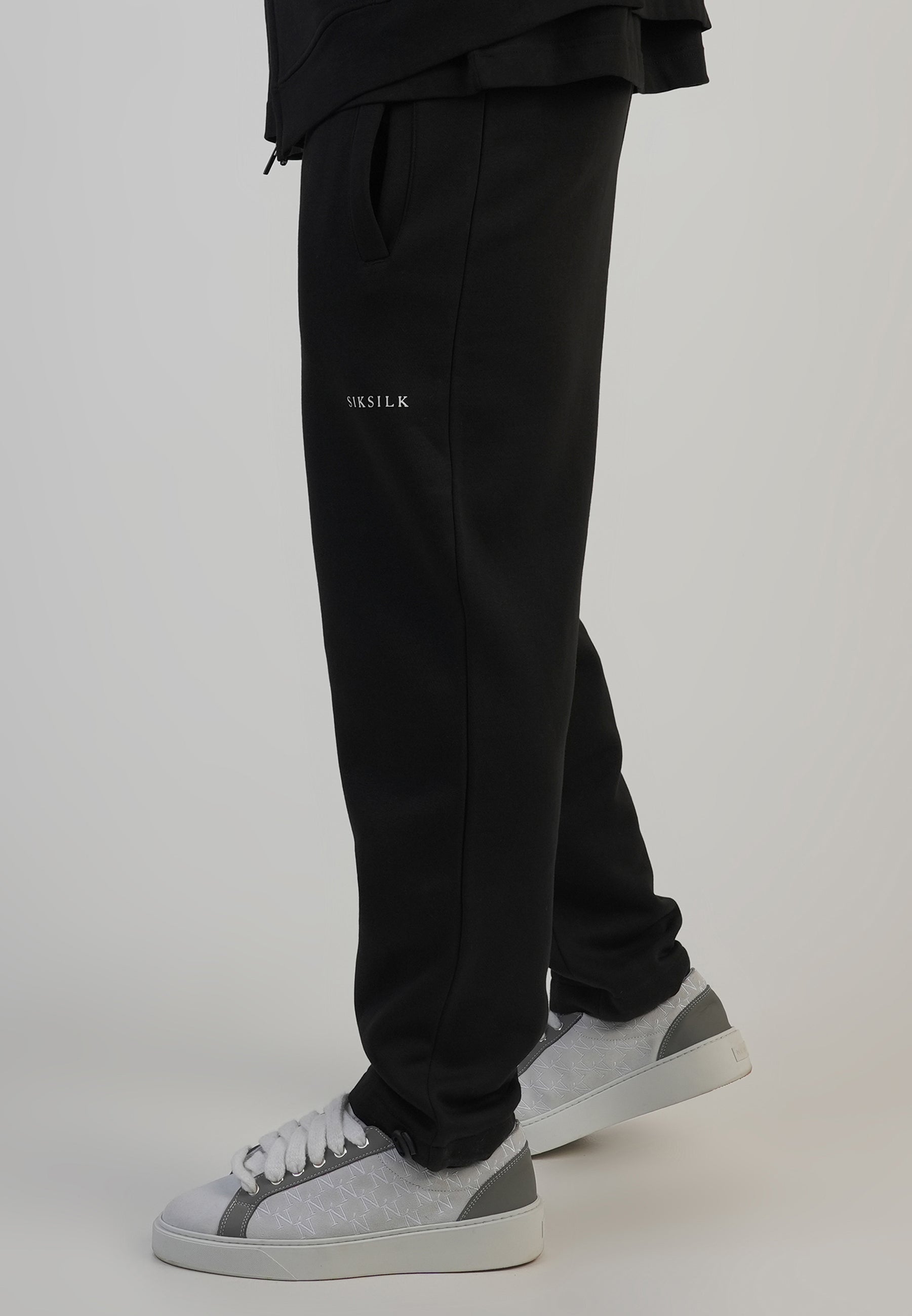 Track Pants in Black Hosen SikSilk