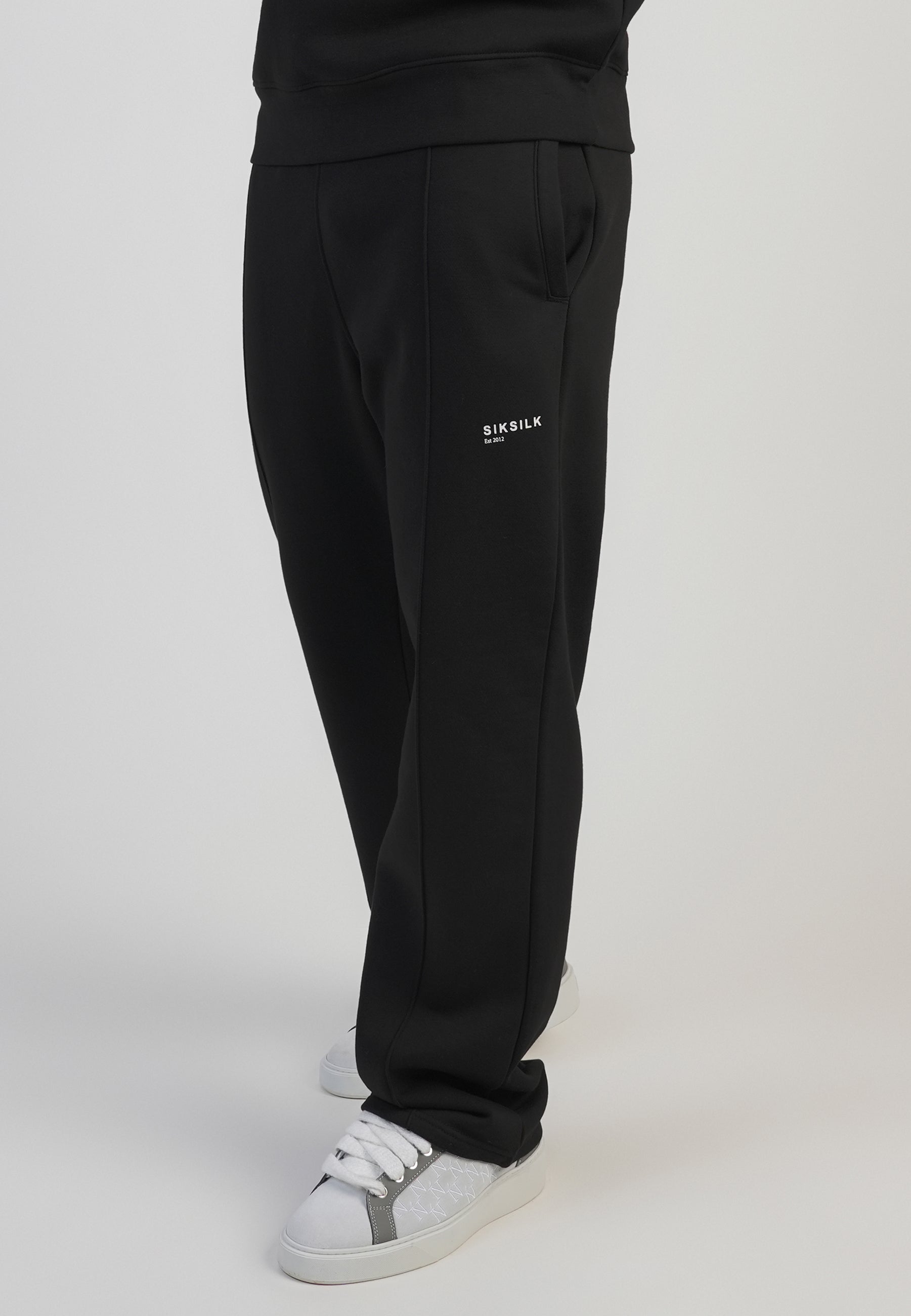 Track Pants in Black Hosen SikSilk