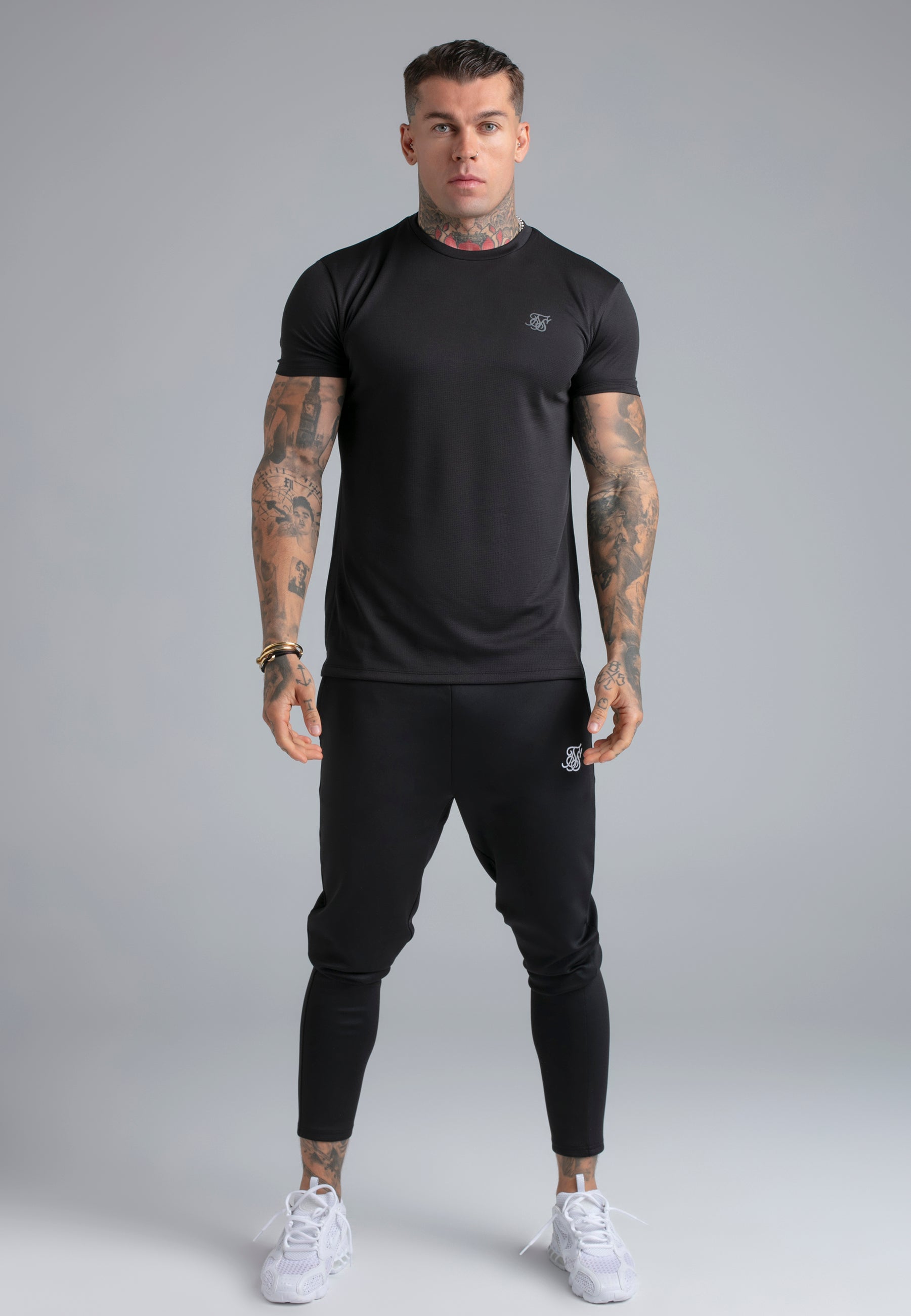 Muscle Fit T-Shirt in Black T-Shirts SikSilk