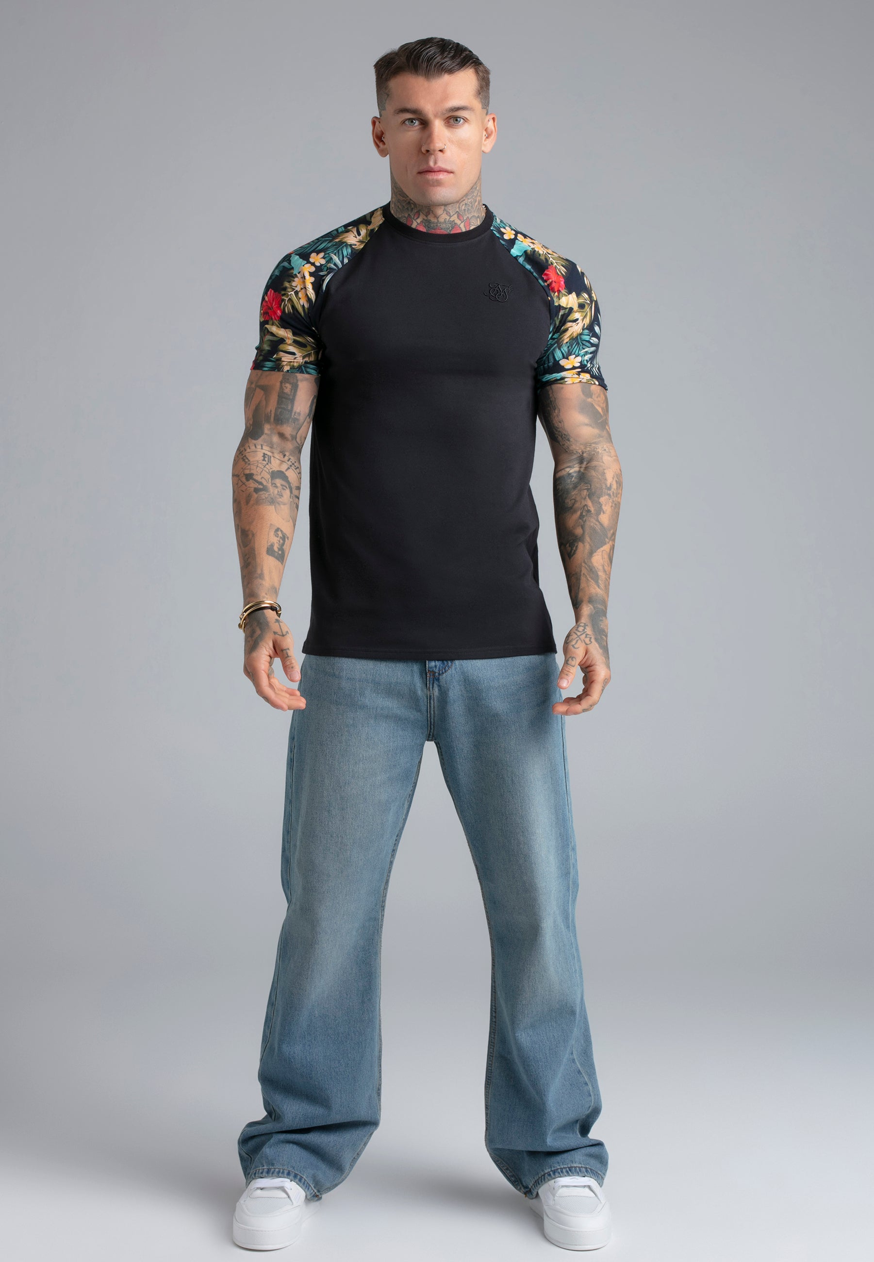 Raglan T-Shirt in Black T-Shirts SikSilk