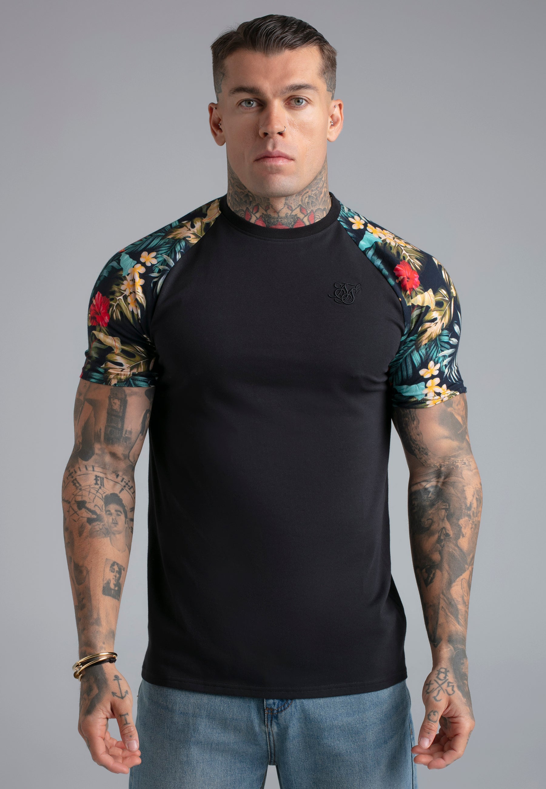 Raglan T-Shirt in Black T-Shirts SikSilk
