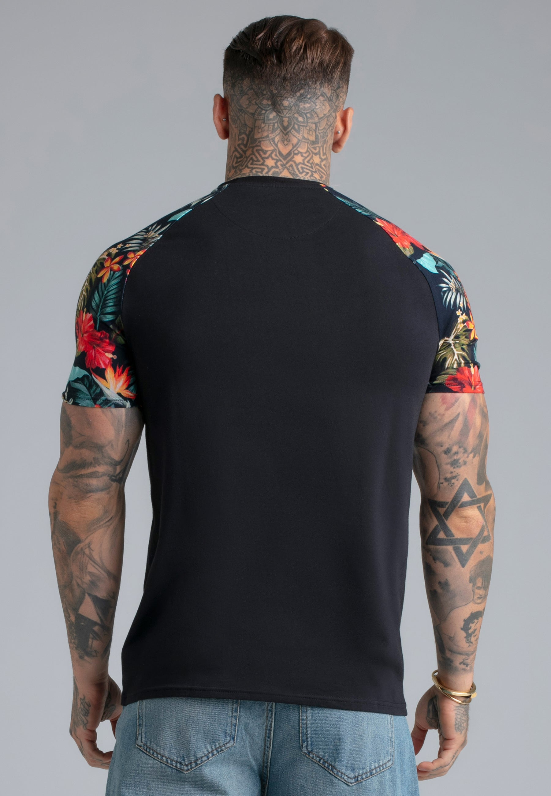 Raglan T-Shirt in Black T-Shirts SikSilk