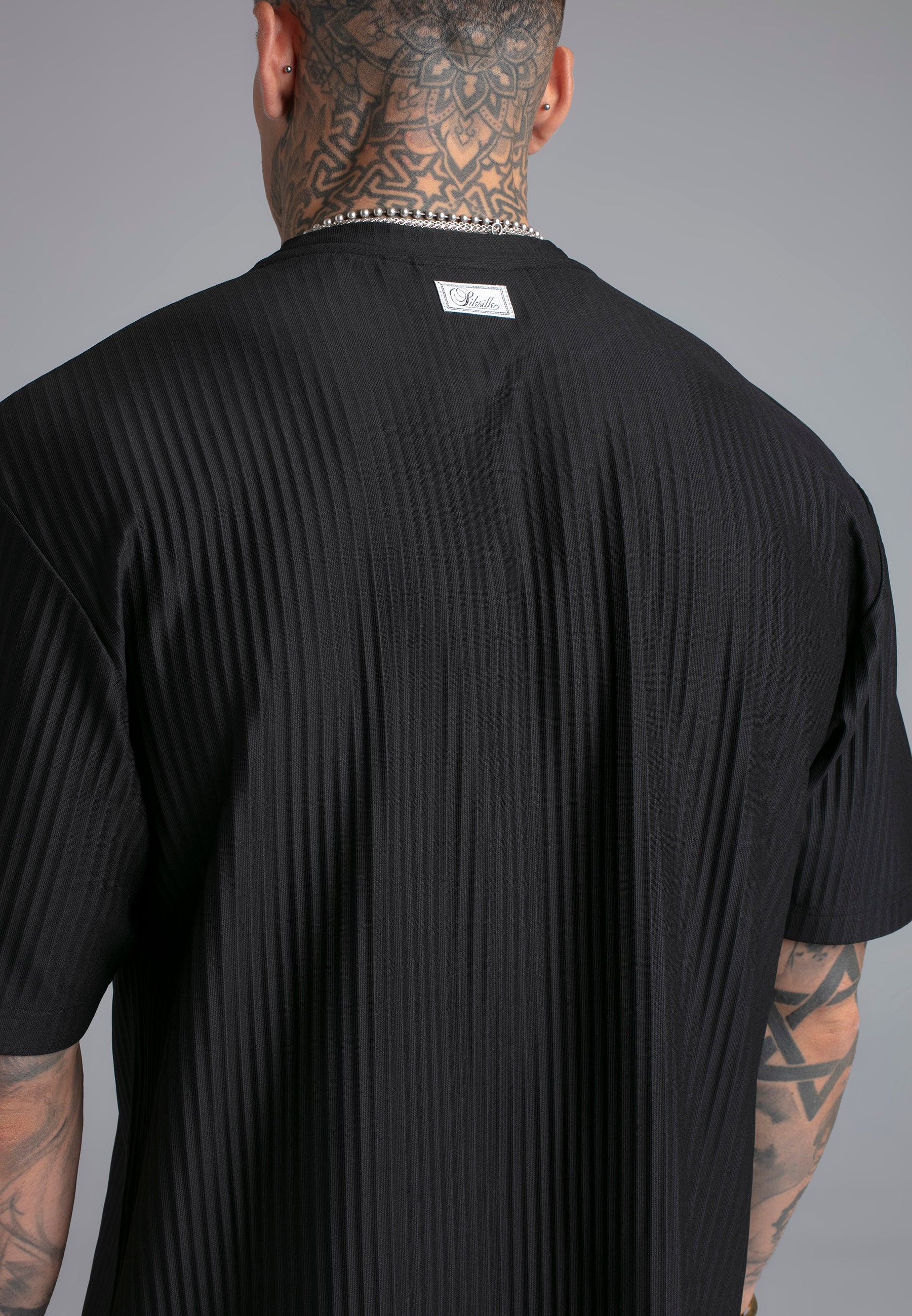 Plisse T-Shirt in Black T-Shirts SikSilk