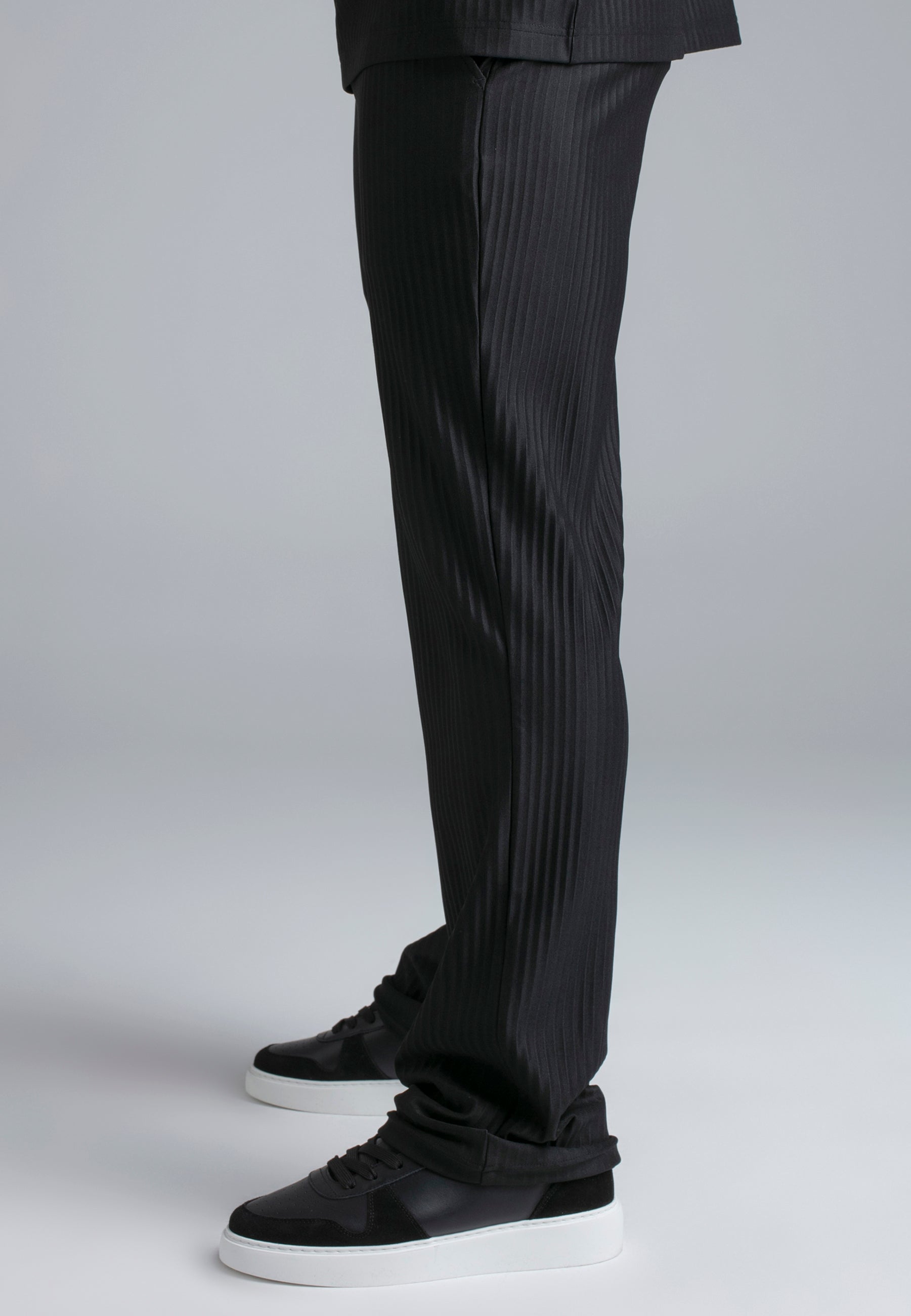 Plisse Track Pants in Black Hosen SikSilk