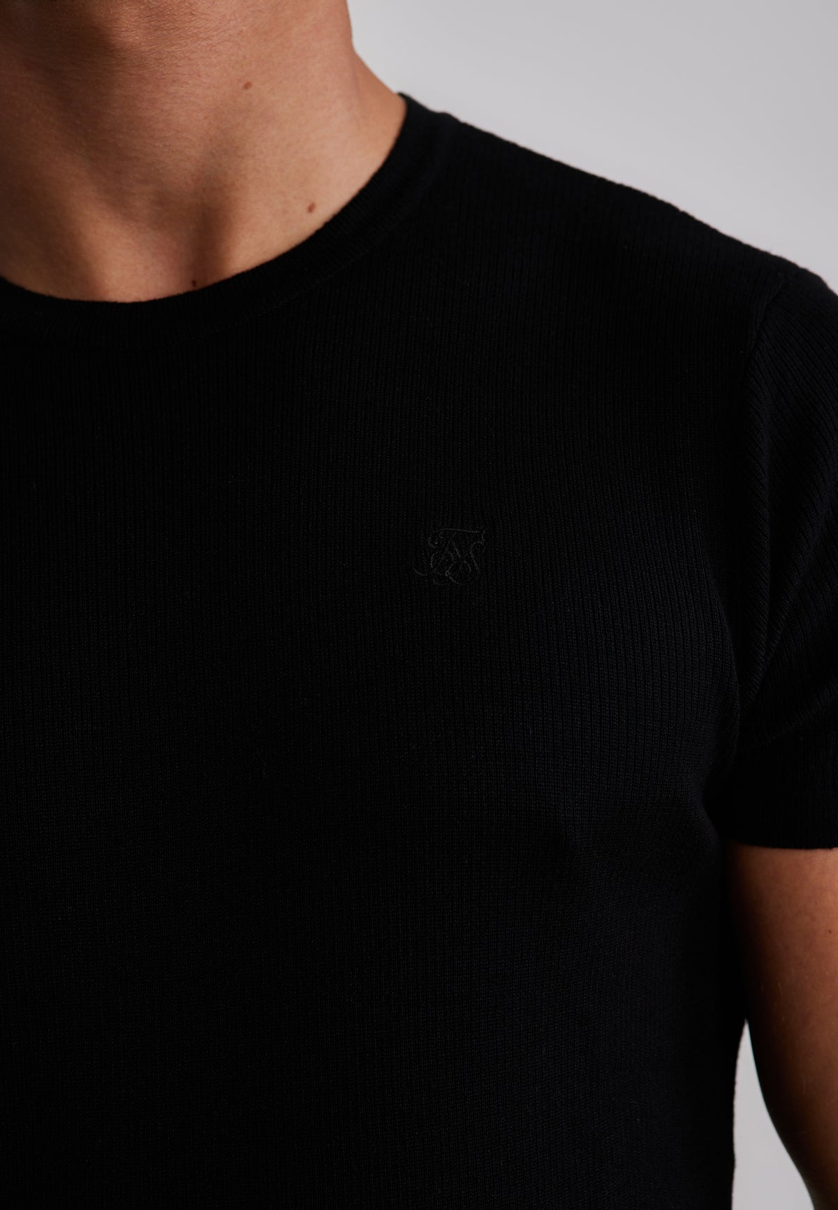 T-Shirt Knitted in Black T-Shirts SikSilk