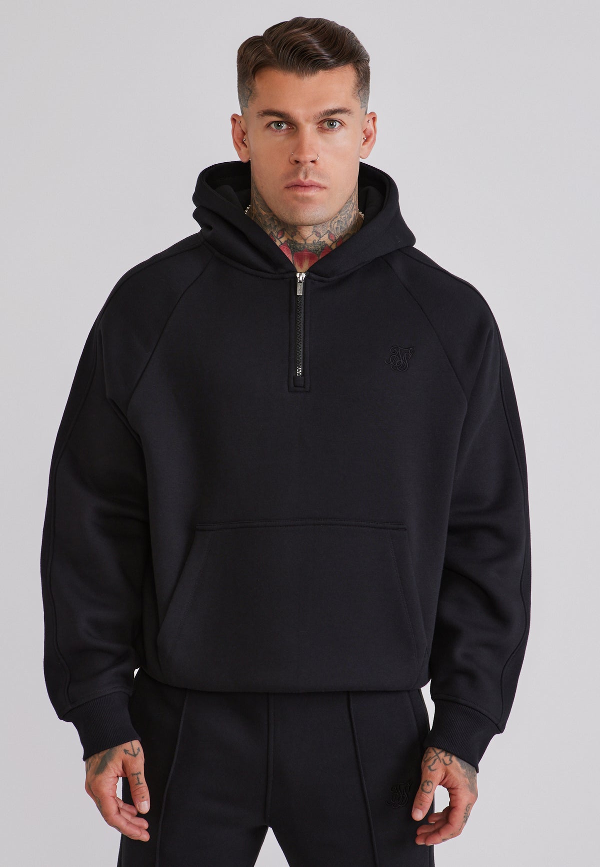 Kleidungsset Qtr Zip Hoodie and Joggers in Black Sets SikSilk