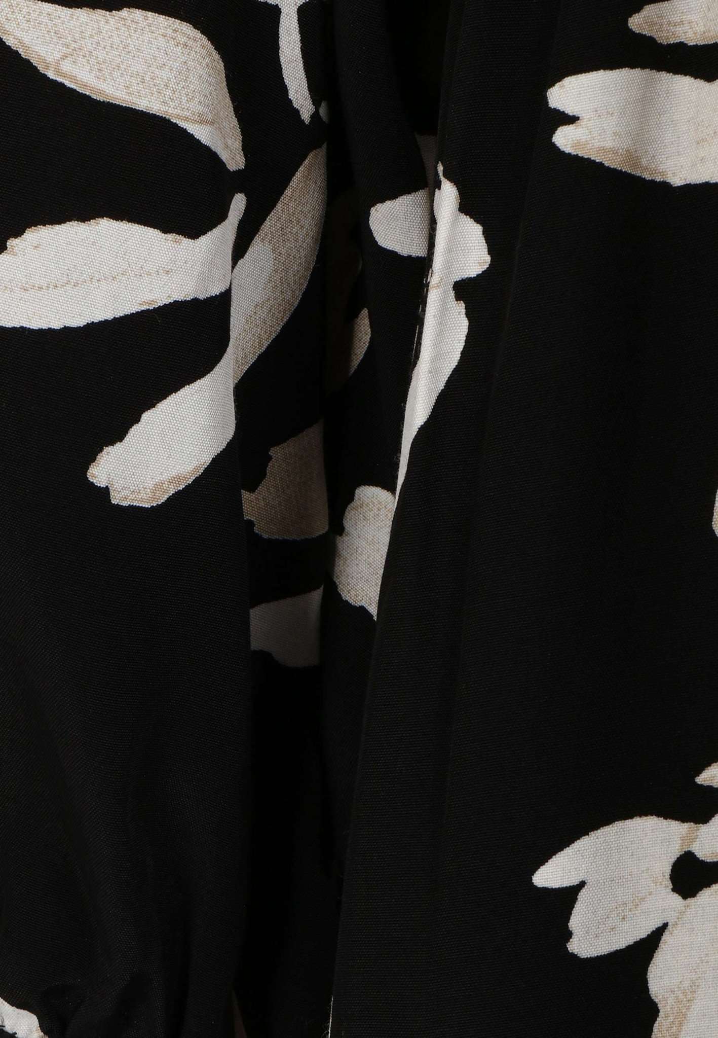 Auburn Aop Long Trapes Collar Dress in Black Flower AOP Kleider Tamaris