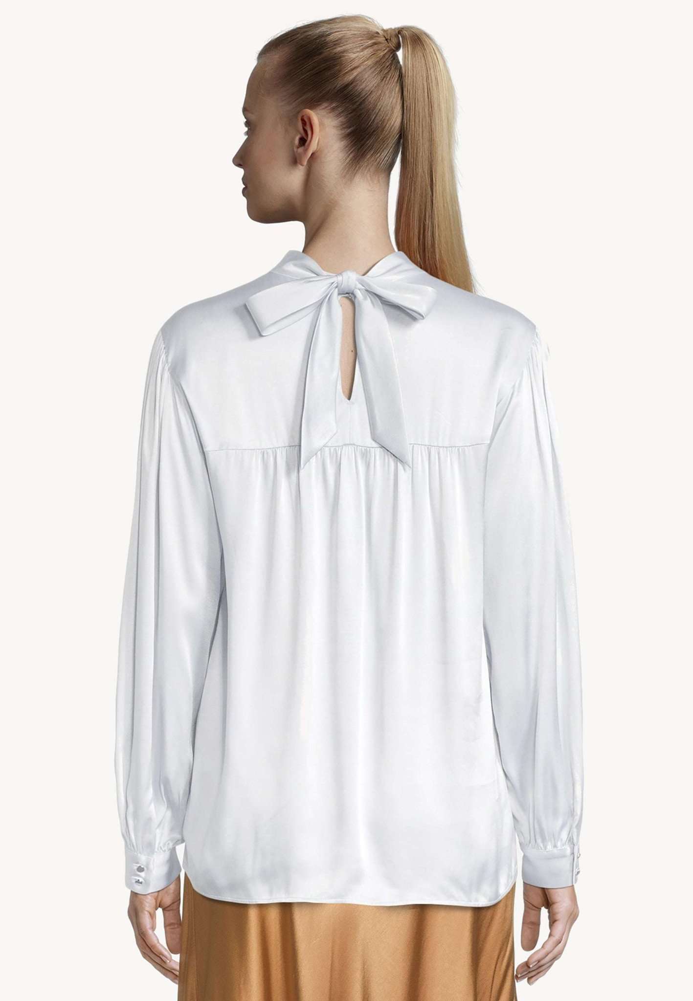Alvesta Special Occasion Blouse in Arctic Ice Blusen Tamaris