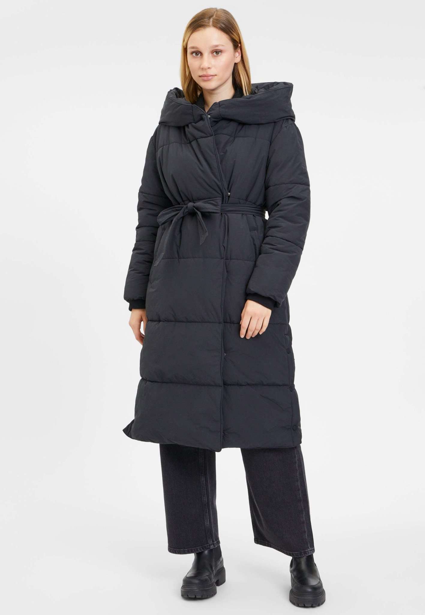 Brou Puffed Coat in Black Beauty Jacken Tamaris