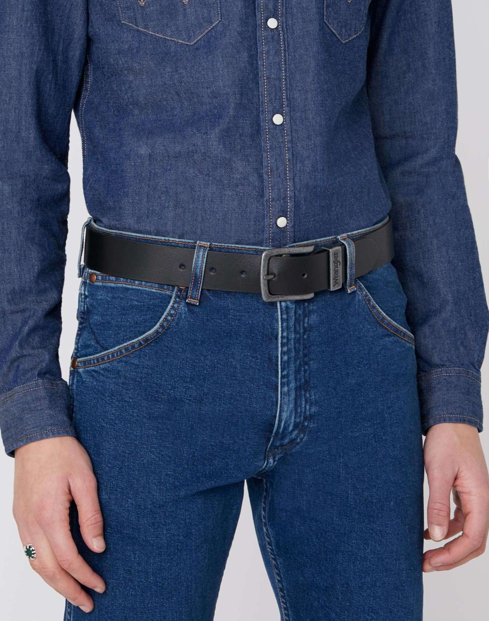 Metal Loop Belt in Black Gürtel Wrangler   