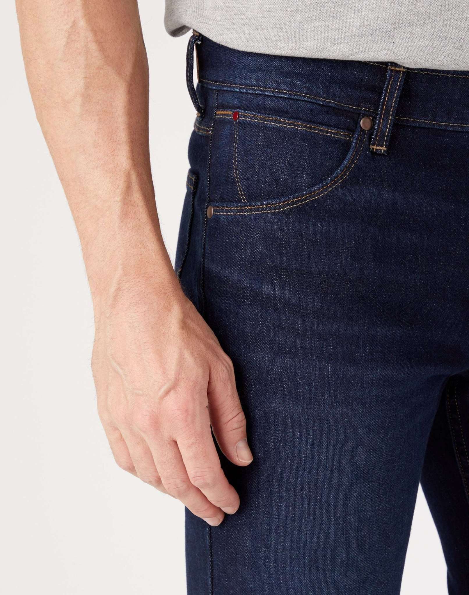 Regular Low Stretch in Used Blue Jeans Wrangler
