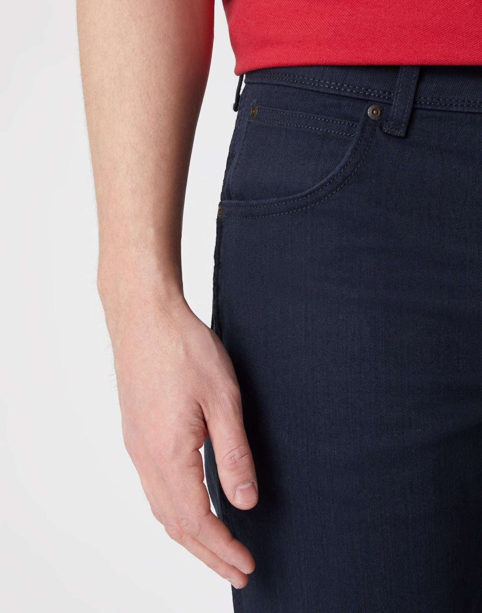 Regular Fit Low Stretch in Navy Hosen Wrangler