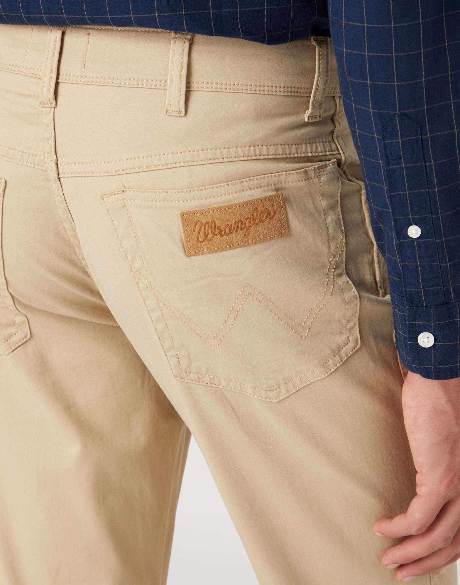 Texas Slim Medium Stretch in Safari Hosen Wrangler