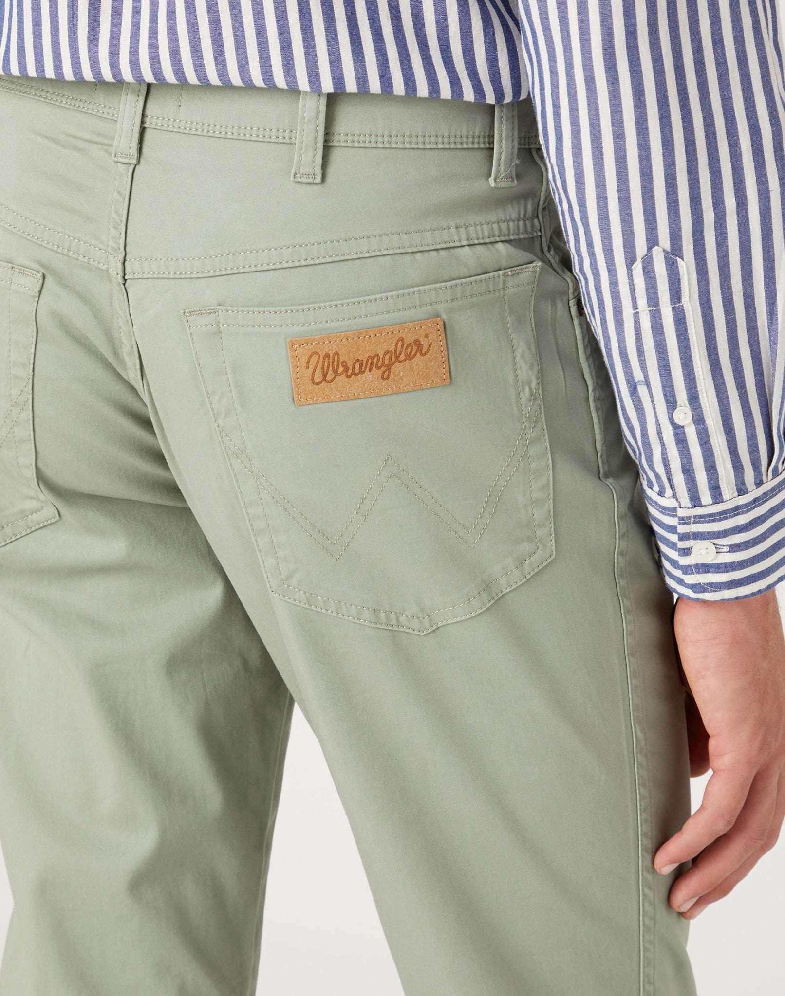 Texas Slim Medium Stretch in Sea Grass Hosen Wrangler