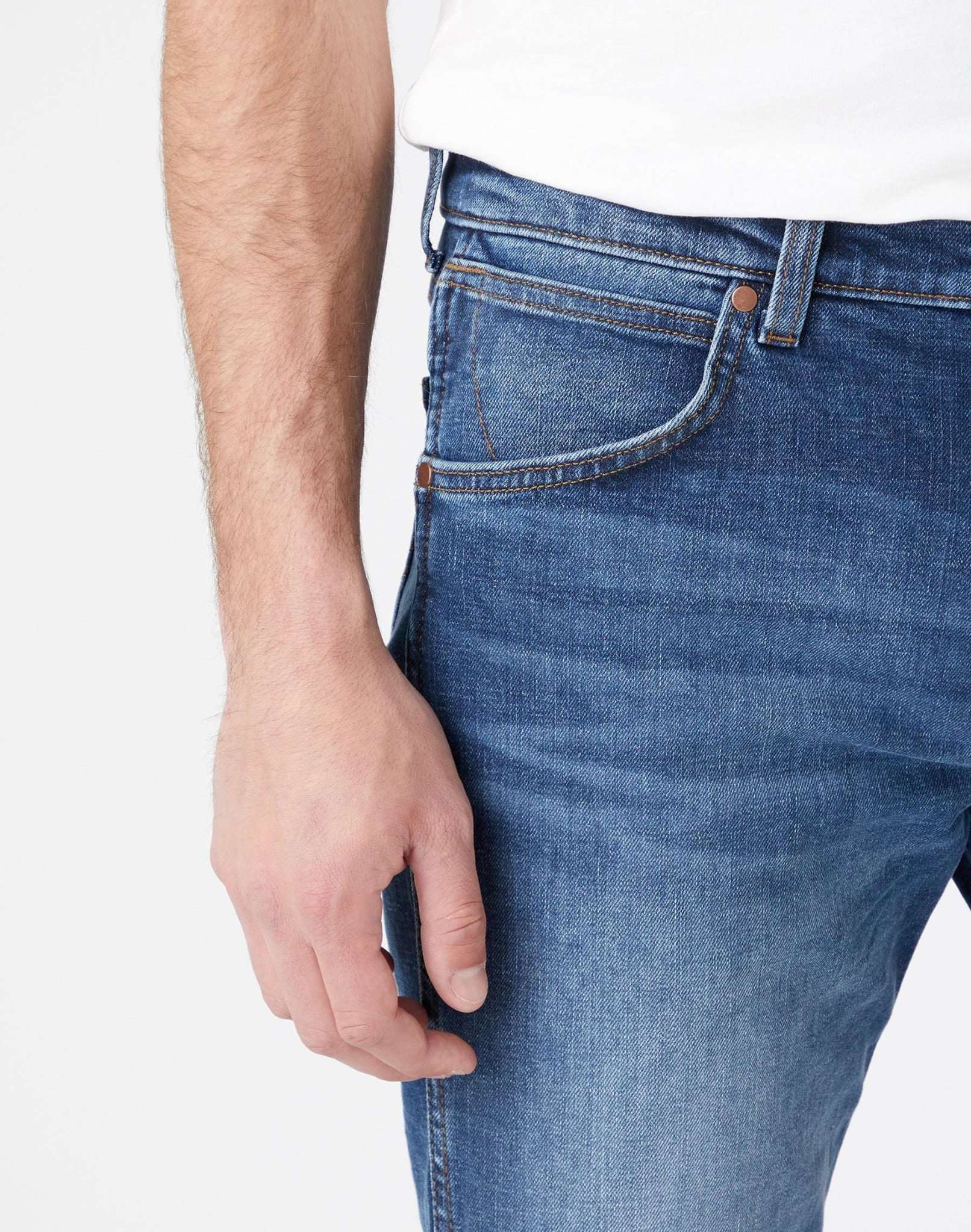Greensboro Low Stretch in Blue Sweep Jeans Wrangler