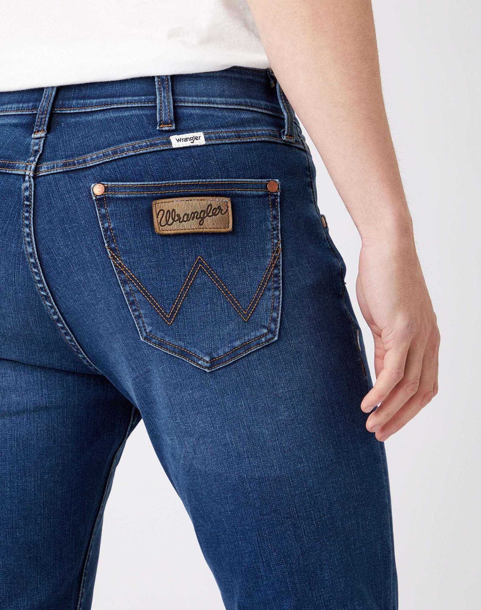 Greensboro High Stretch in Mid Indigo Jeans Wrangler