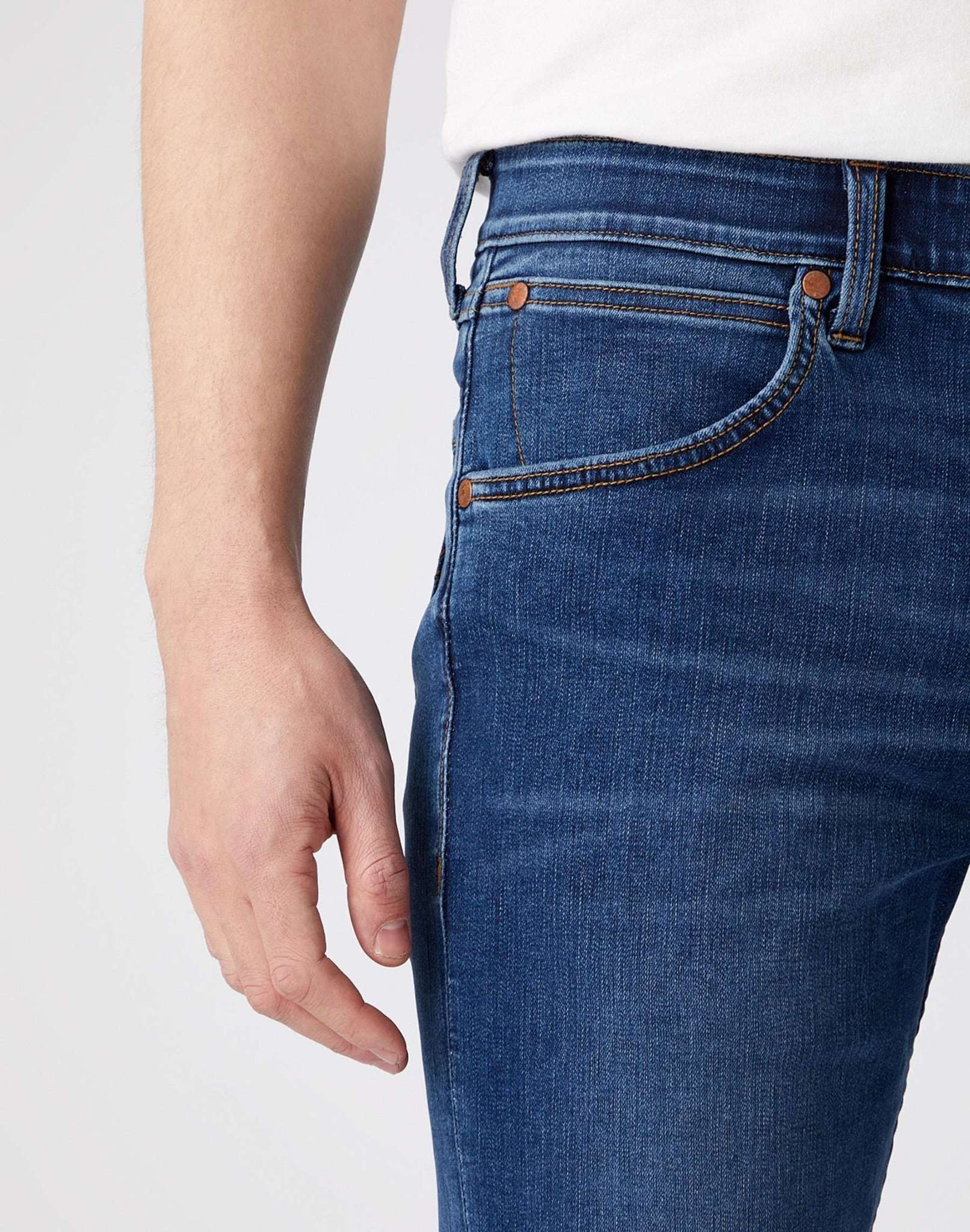Greensboro High Stretch in Mid Indigo Jeans Wrangler