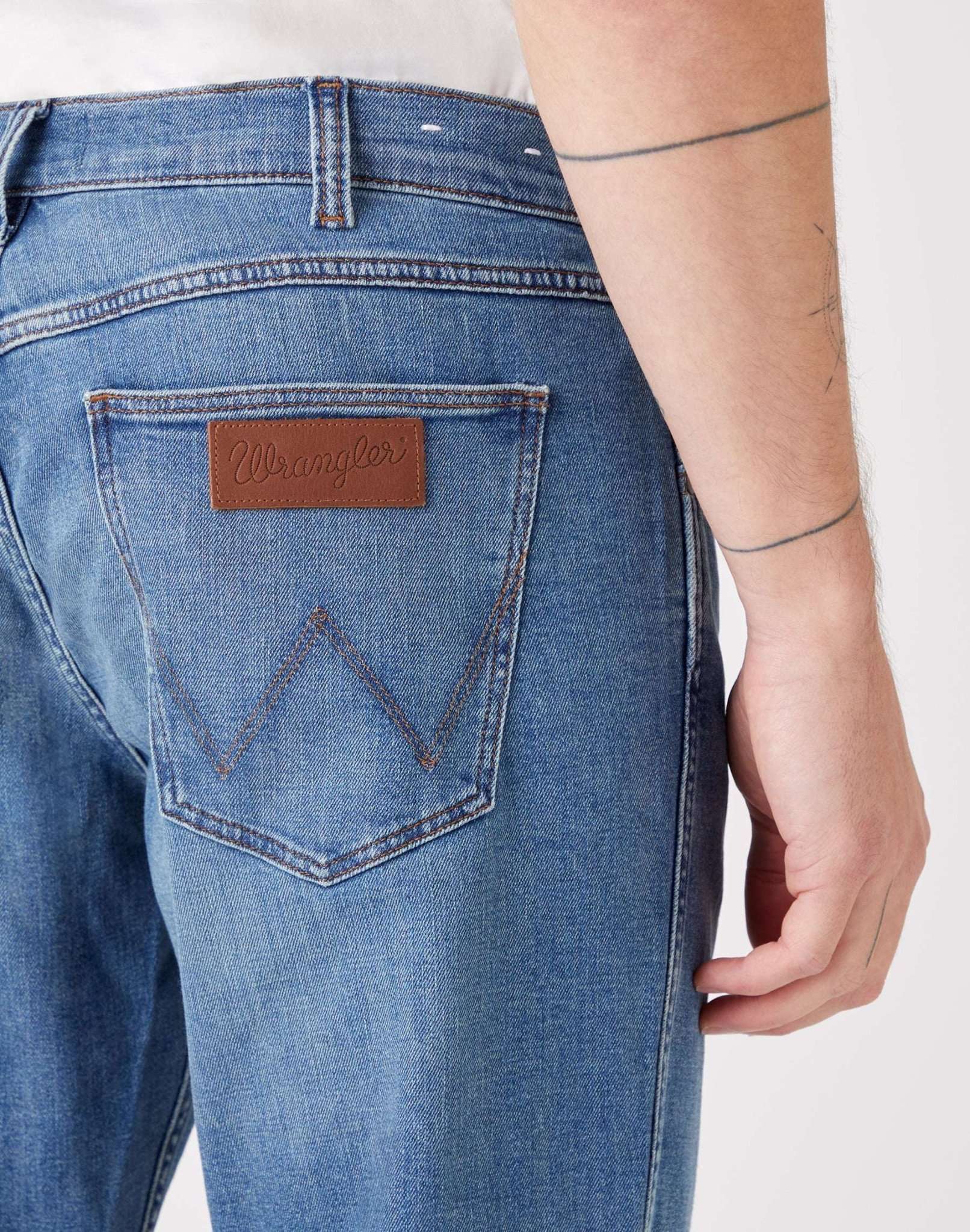 Greensboro Low Stretch in Dusky Cloud Jeans Wrangler