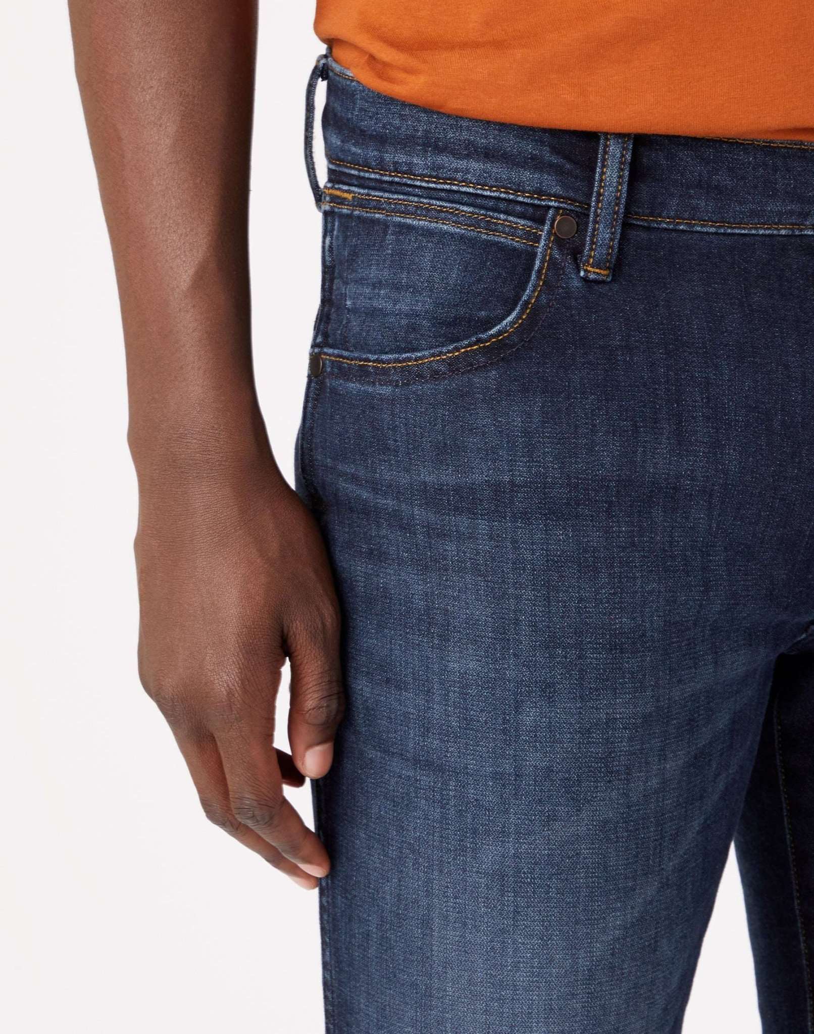 Larston Medium Stretch in Electric Rodeo Jeans Wrangler