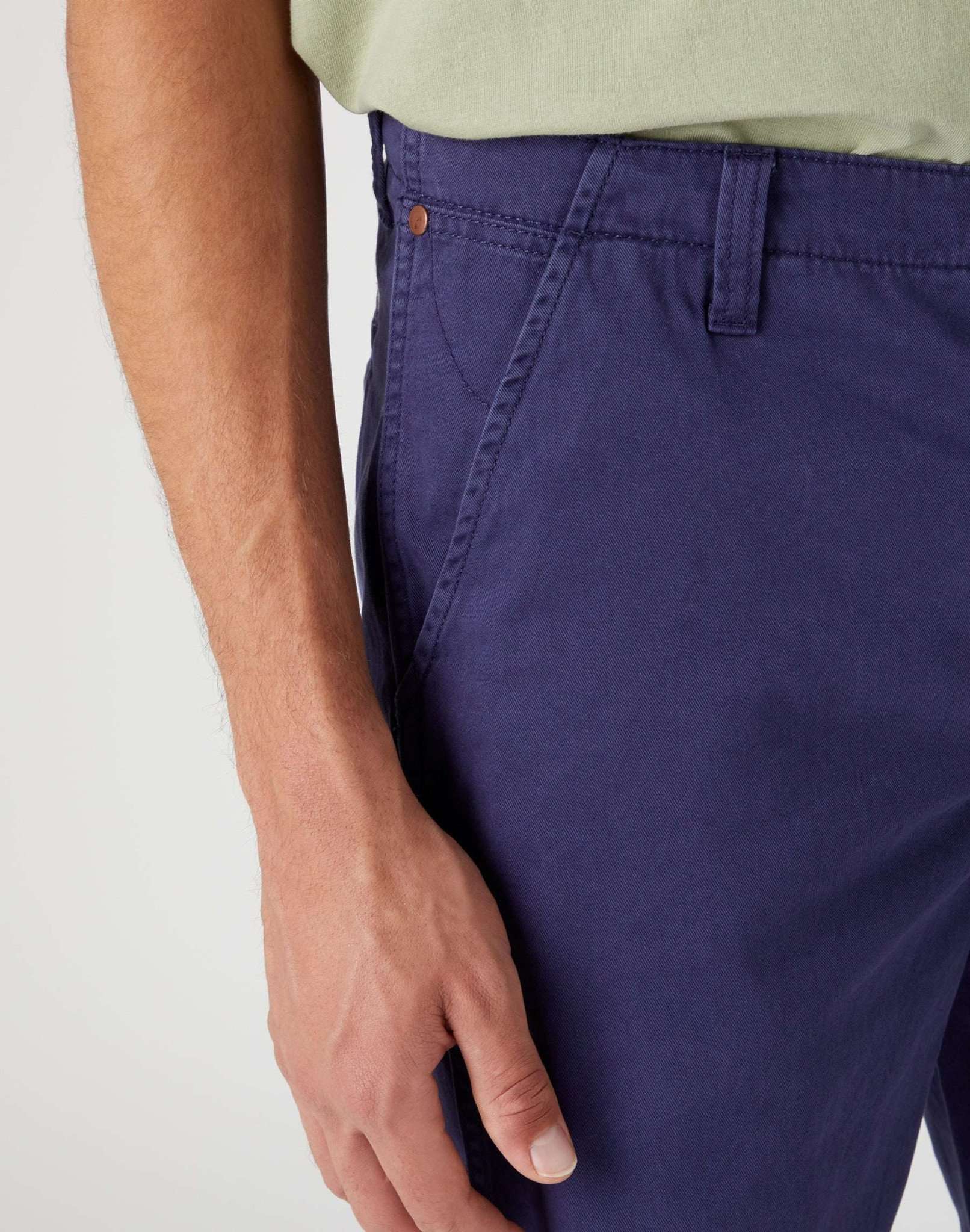 Casey Chino Shorts in Eclipse Shorts Wrangler   