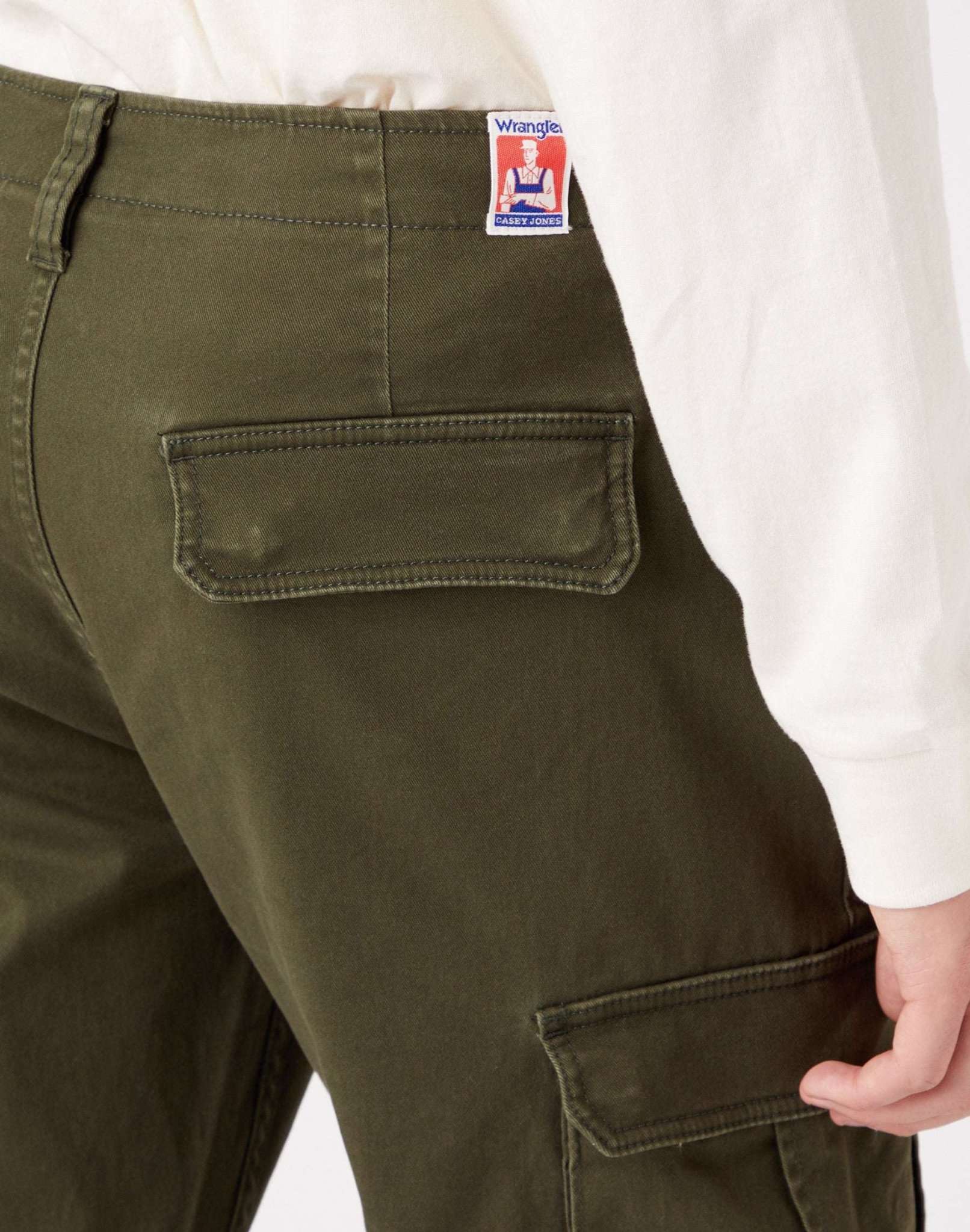 Casey Jones Cargo in Militare Green Hosen Wrangler