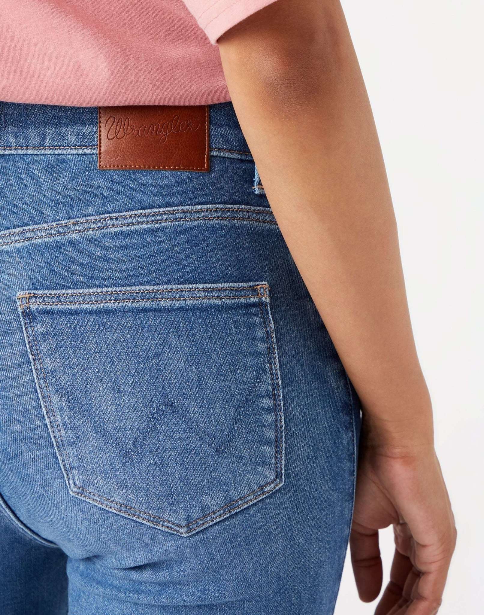 Slim in Way Out West Jeans Wrangler