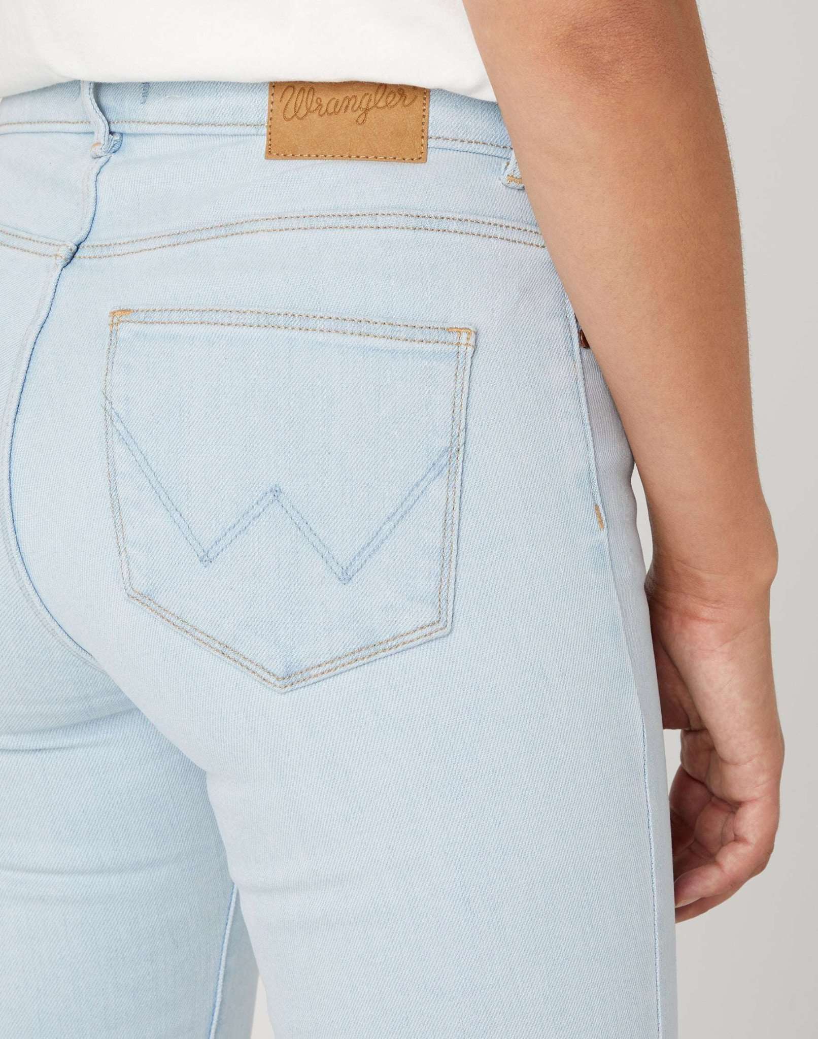 Bootcut in Beach Bum Jeans Wrangler