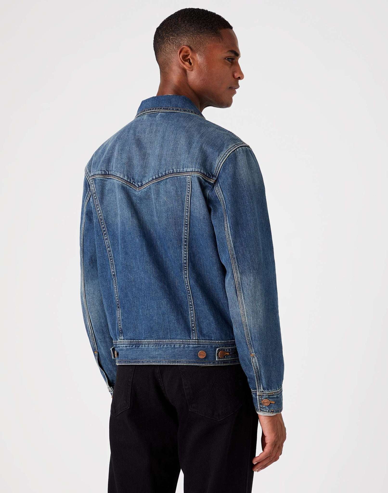 Classic Jacket in Mid Stone Jacken Wrangler
