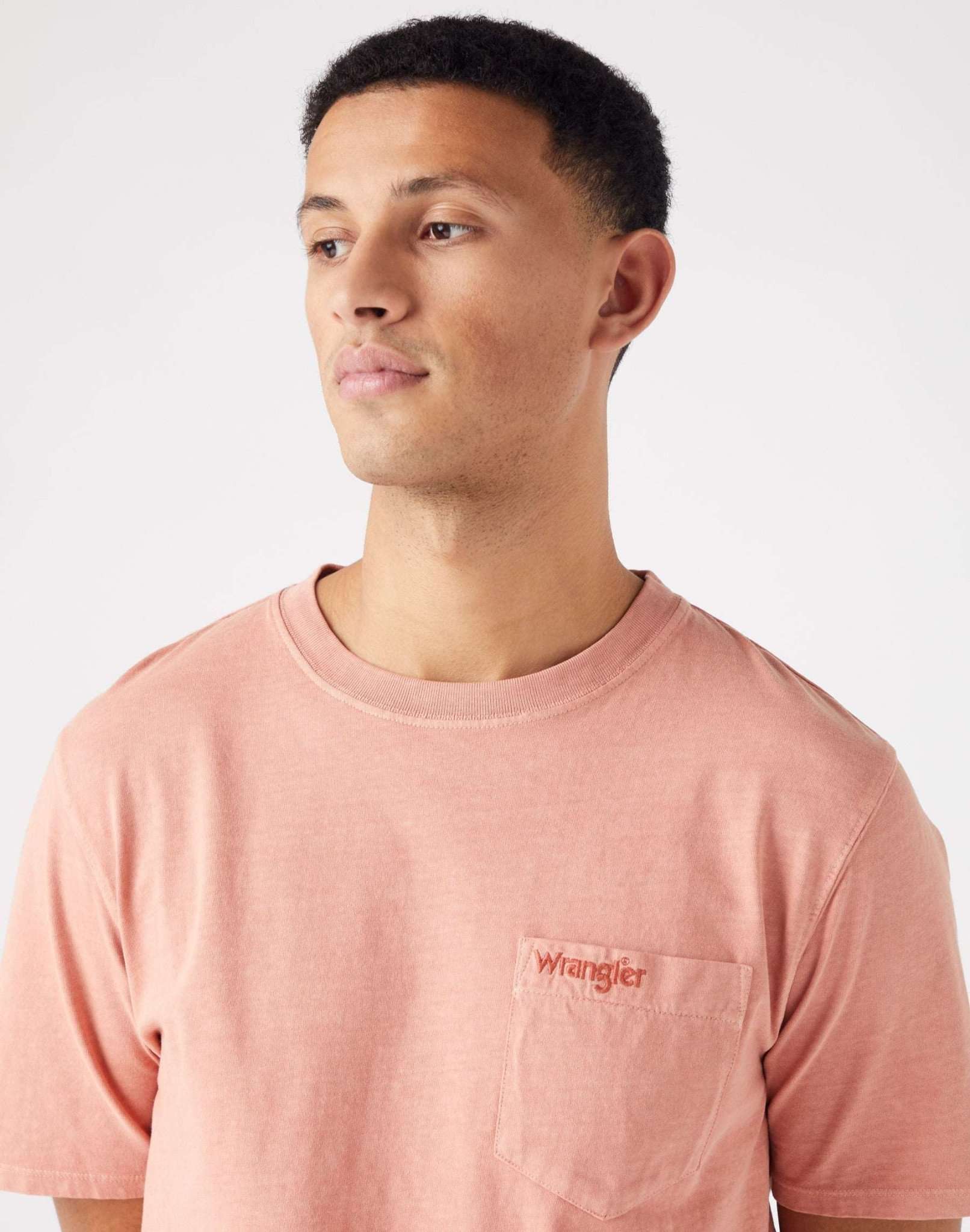 Pocket Tee in Etruscan Red T-Shirts Wrangler
