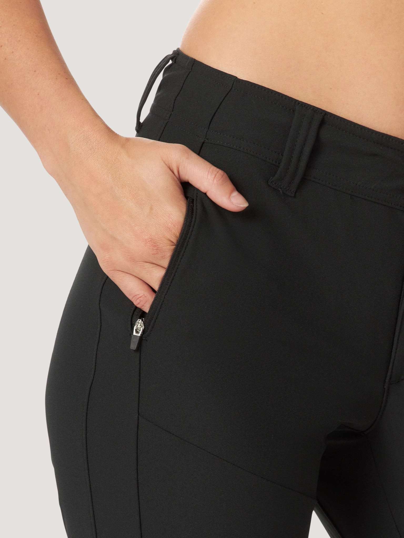 FWDS Pant in Black Hosen Wrangler