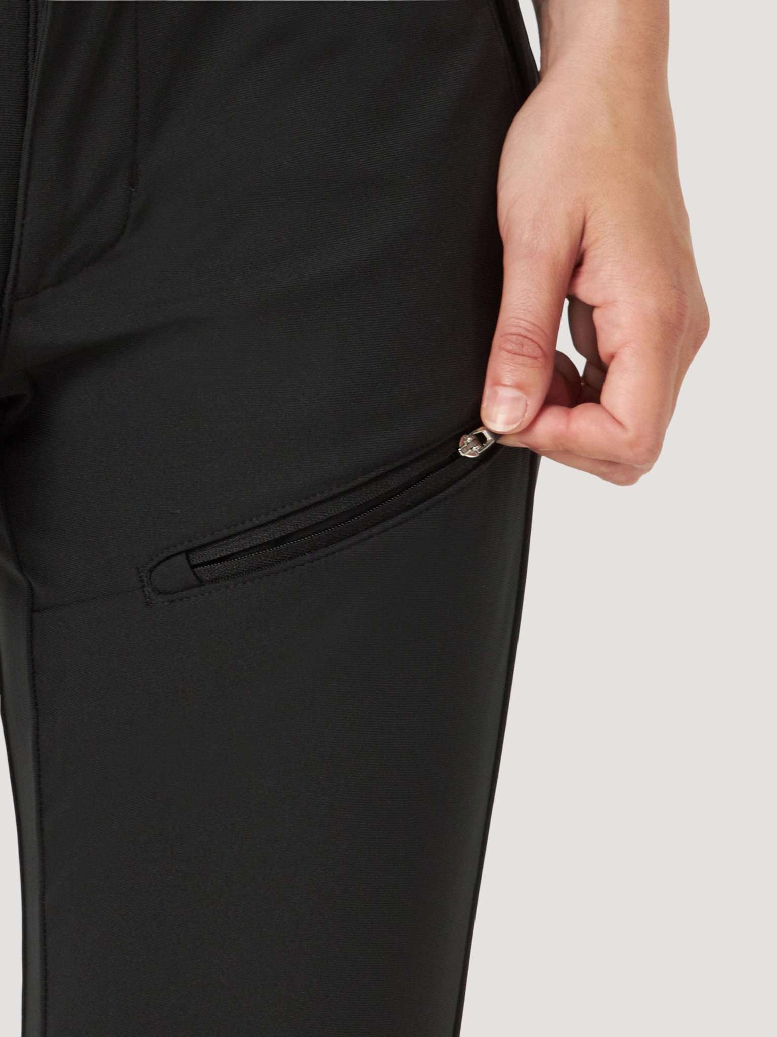 FWDS Pant in Black Hosen Wrangler