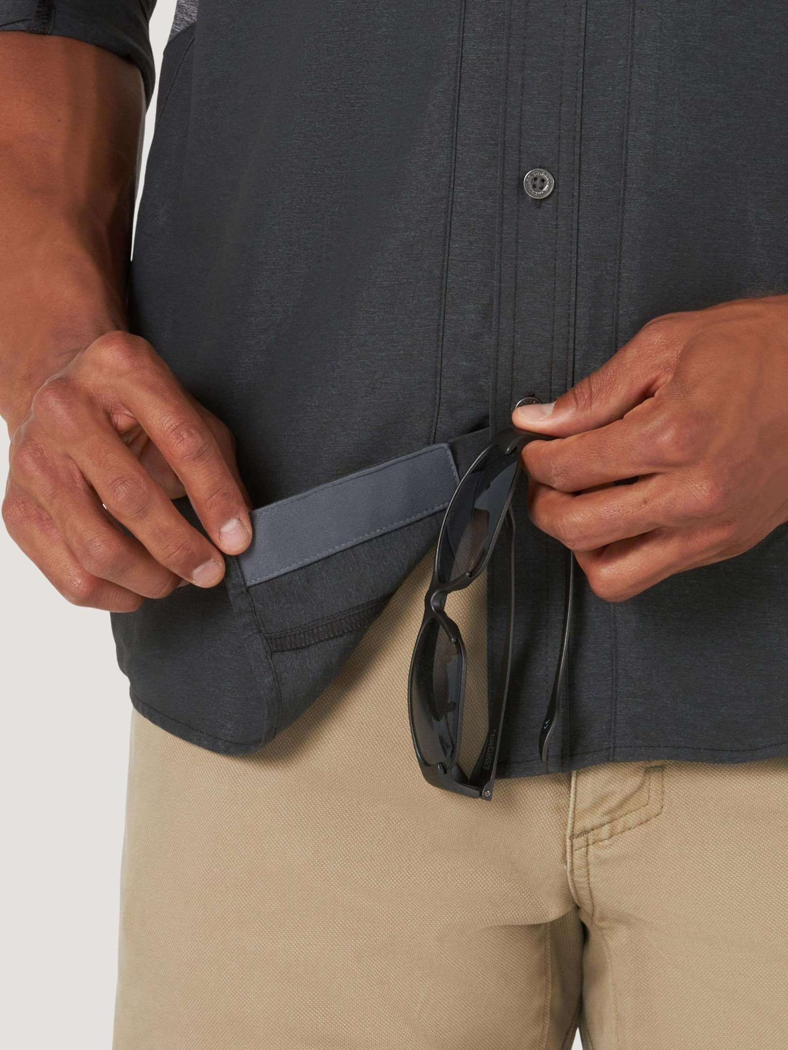 All Terrain Gear Mixed Material Shirt in Black Hemden Wrangler