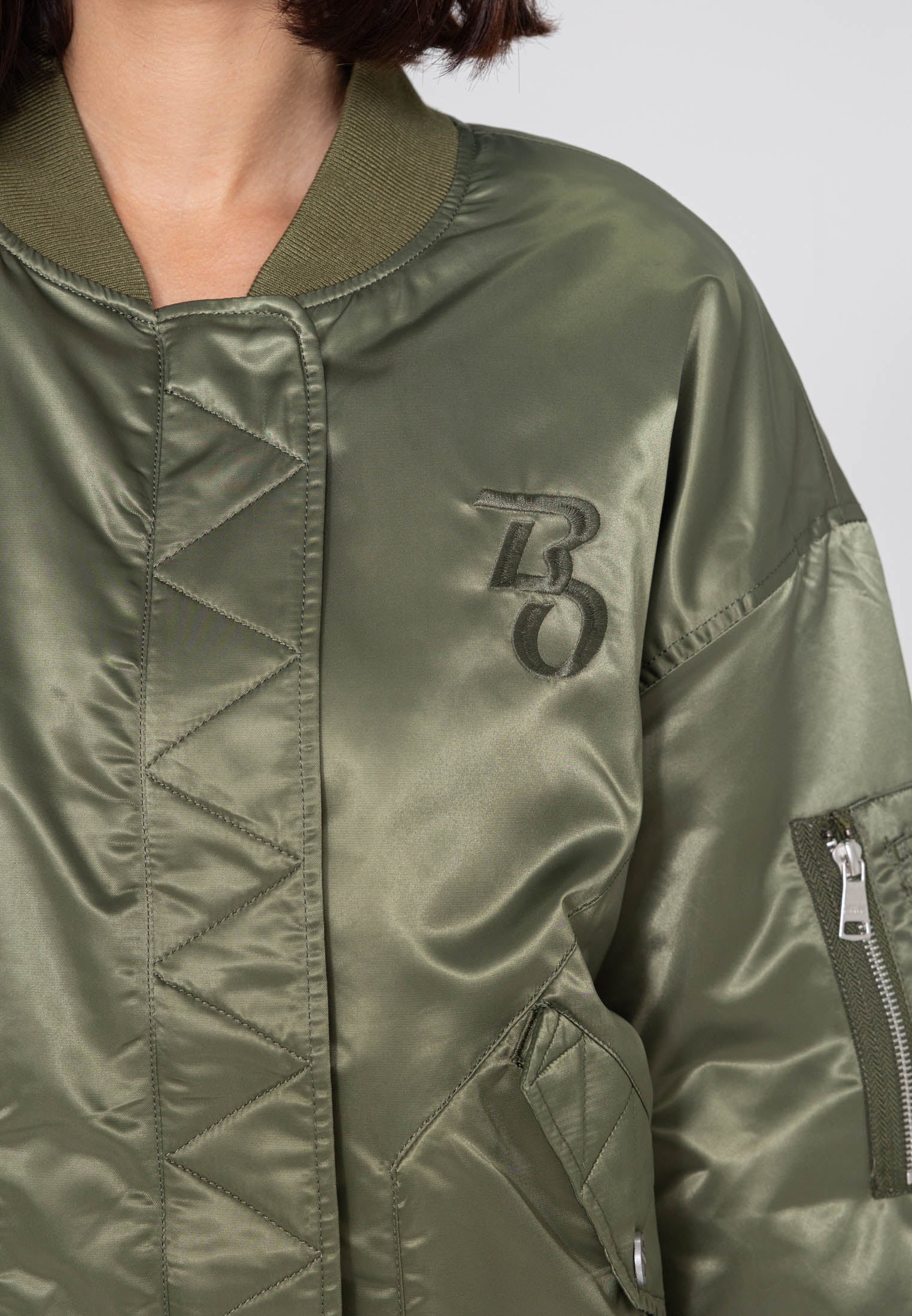 Wavy U Bomberjacke in Kaki Jacken Bombers Original